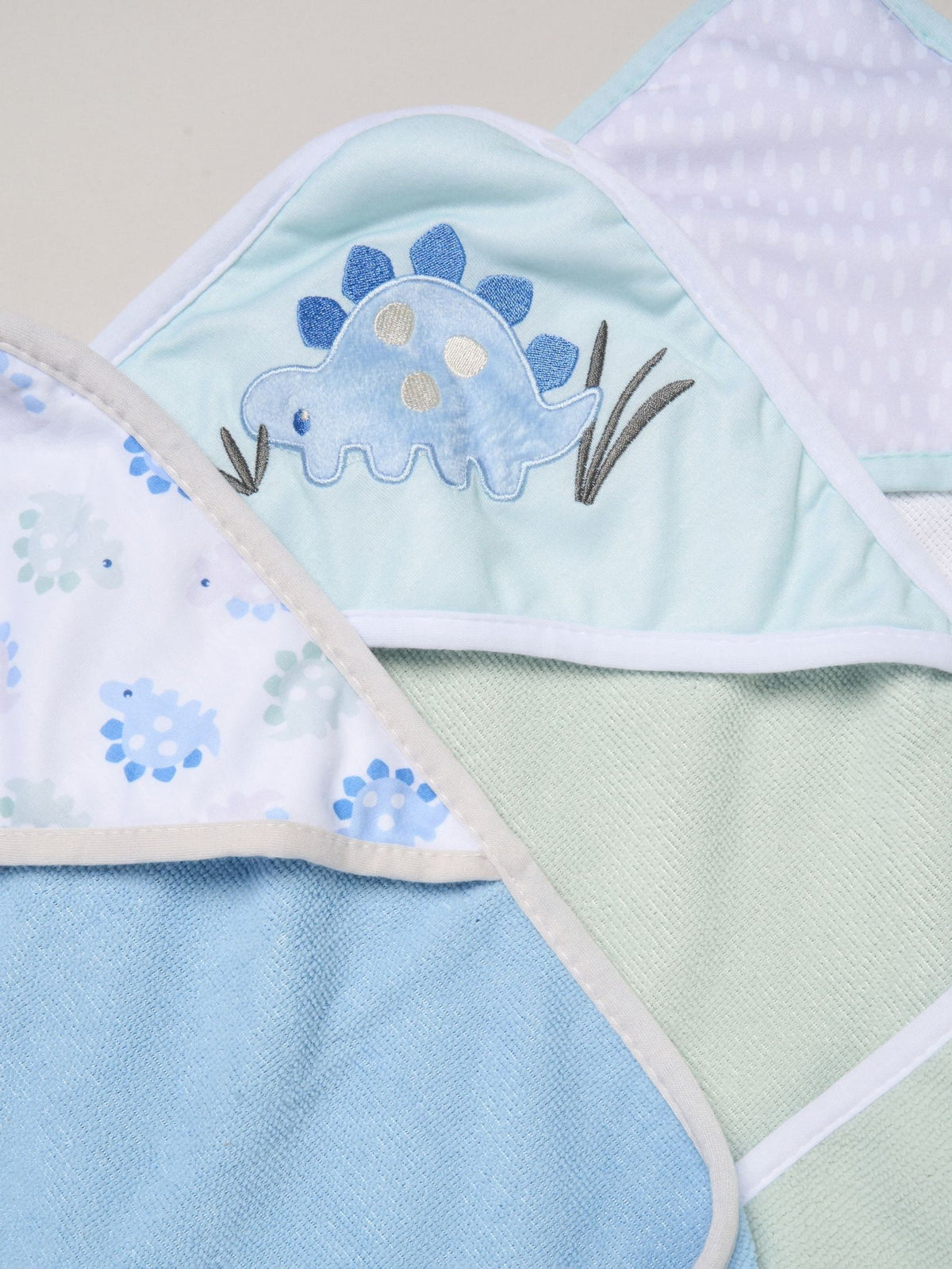 Rock-A-Bye Baby Boutique Green Hooded Towels And Wash Cloth Set 3 Pack - image 2