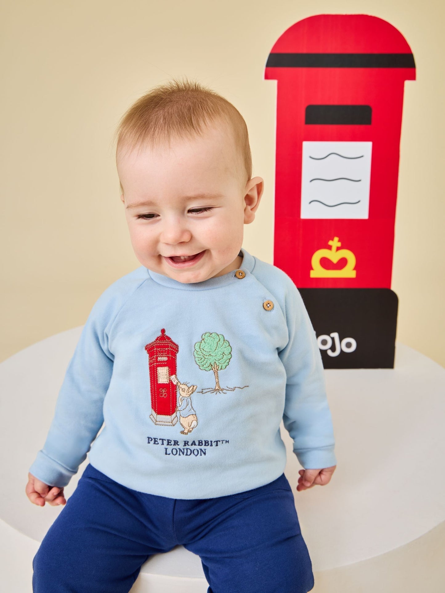 Dsiney Kidz - Jojo Maman Bébé Blue Peter Rabbit™ London 2-Piece Sweater & Joggers Set image 1