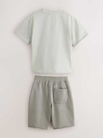 Dsiney Kidz - smALLSAINTS Green Biggy Oversized T-Shirt and Sweat Shorts Set image 10