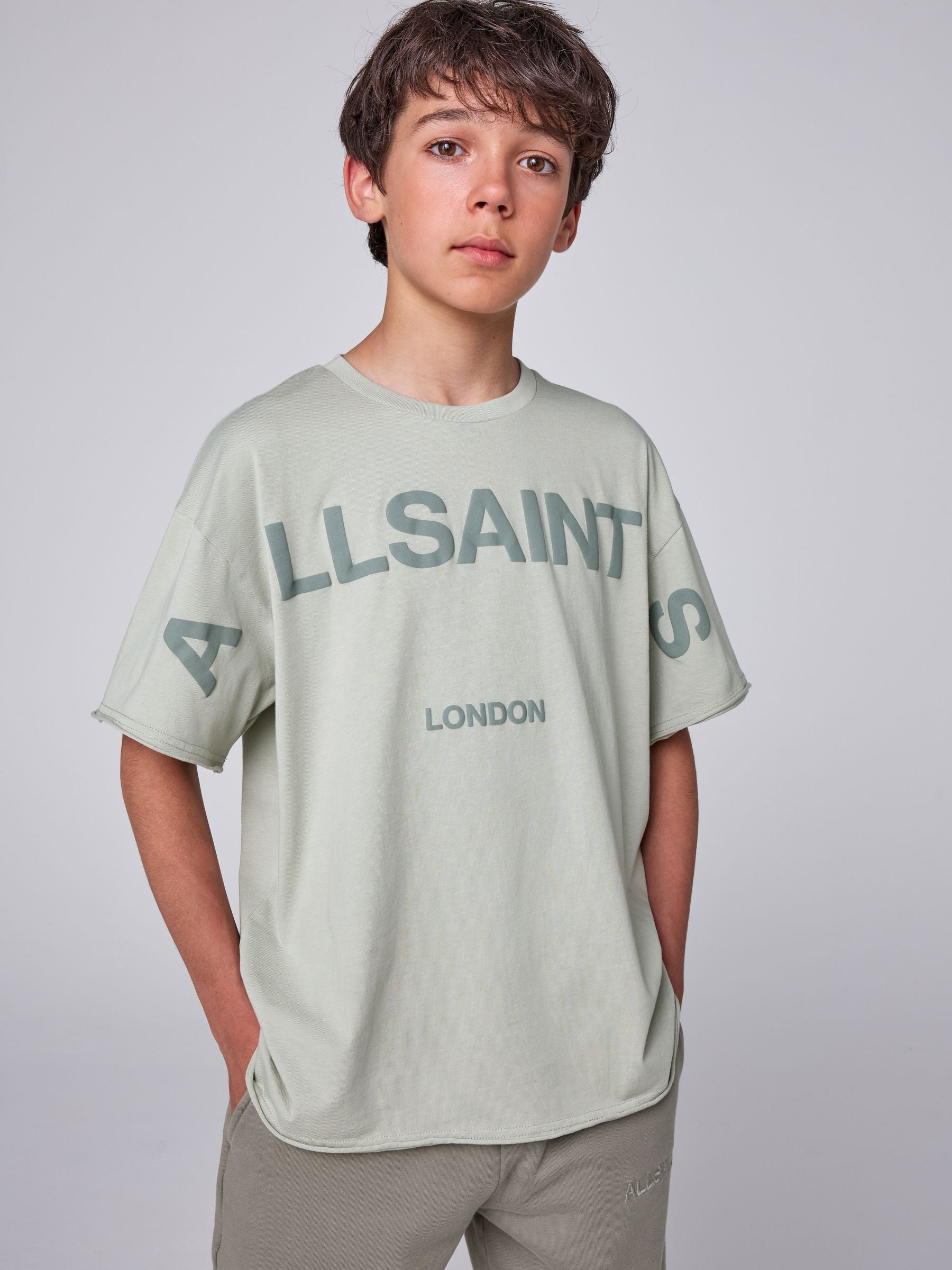Dsiney Kidz - smALLSAINTS Green Biggy Oversized T-Shirt and Sweat Shorts Set image 3
