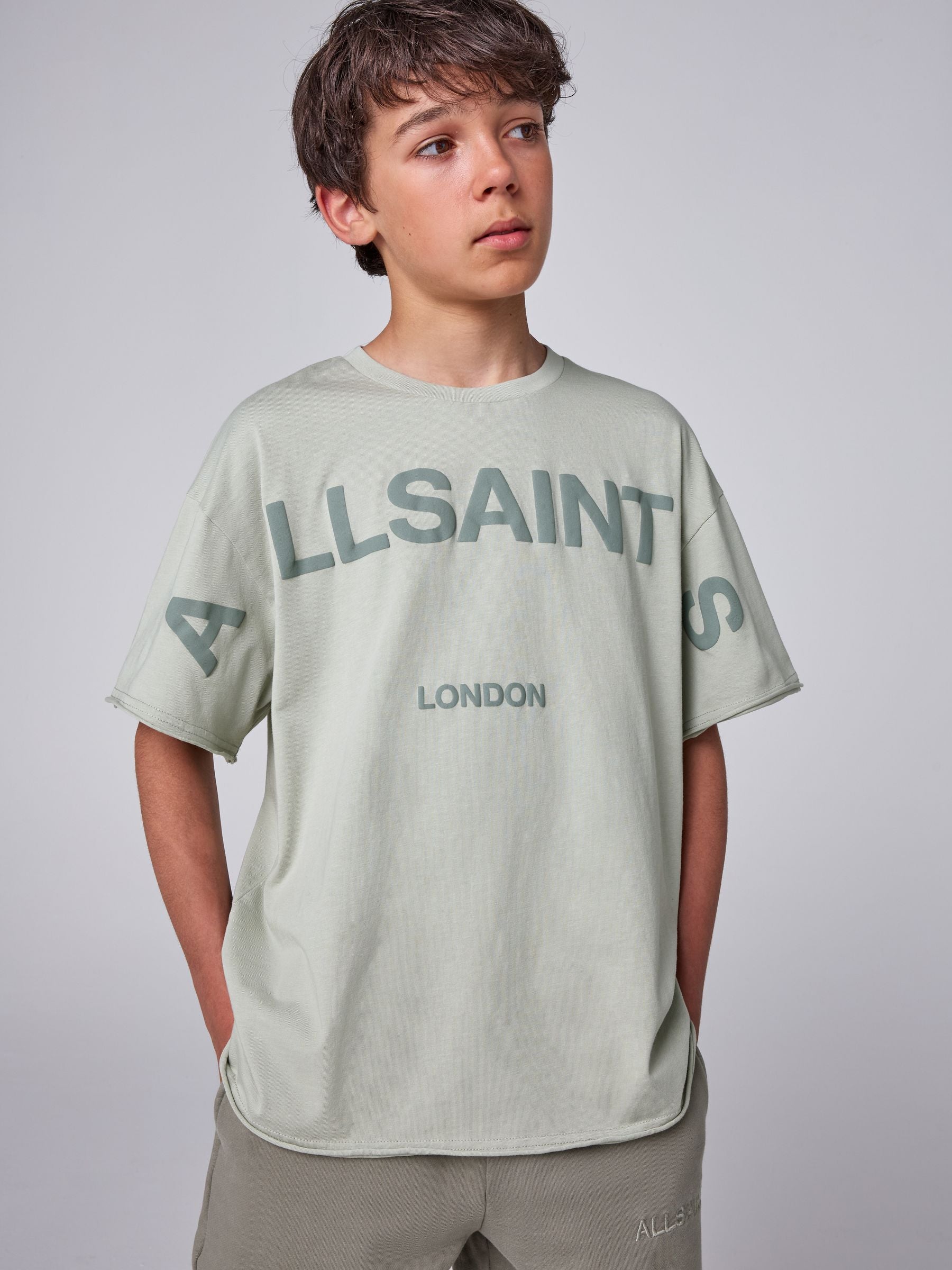 Dsiney Kidz - smALLSAINTS Green Biggy Oversized T-Shirt and Sweat Shorts Set image 4