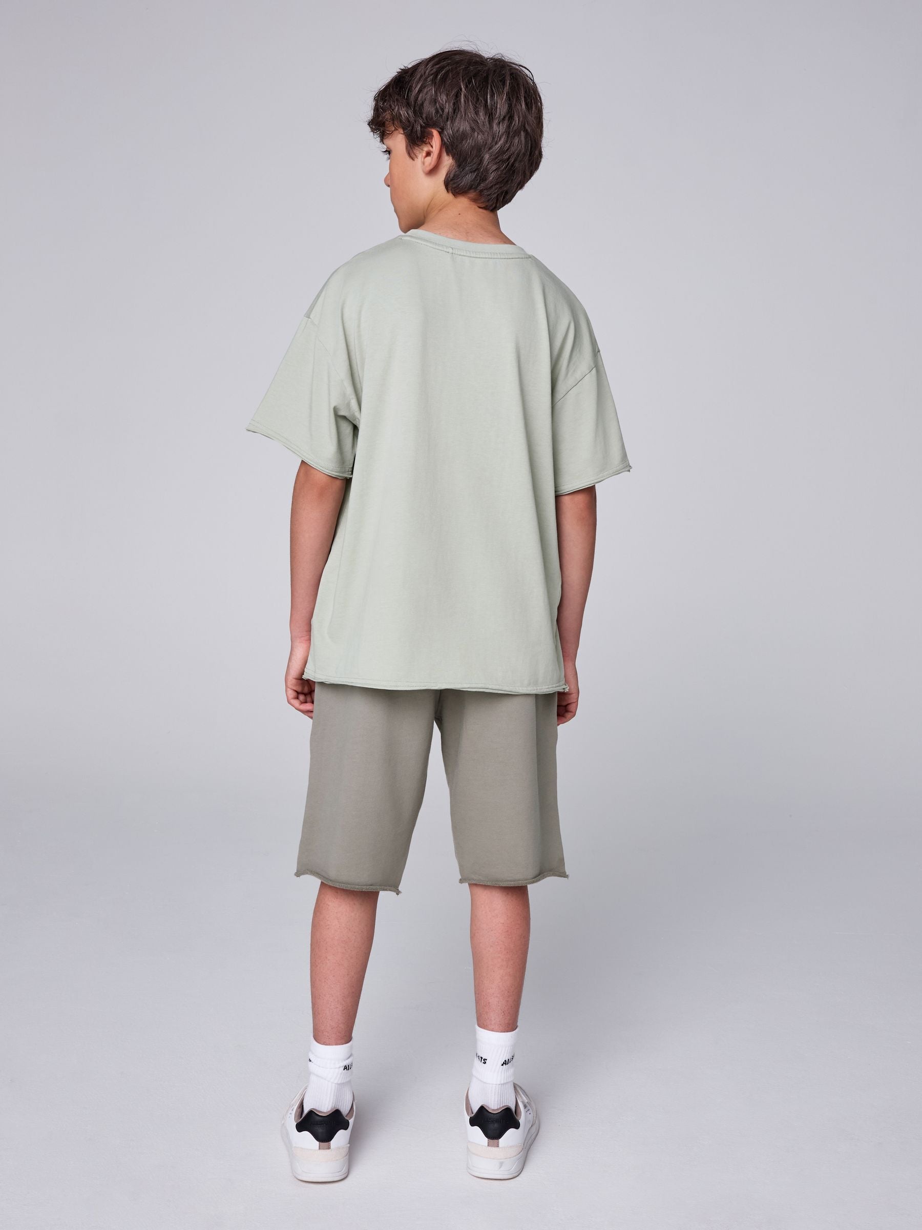 Dsiney Kidz - smALLSAINTS Green Biggy Oversized T-Shirt and Sweat Shorts Set image 5