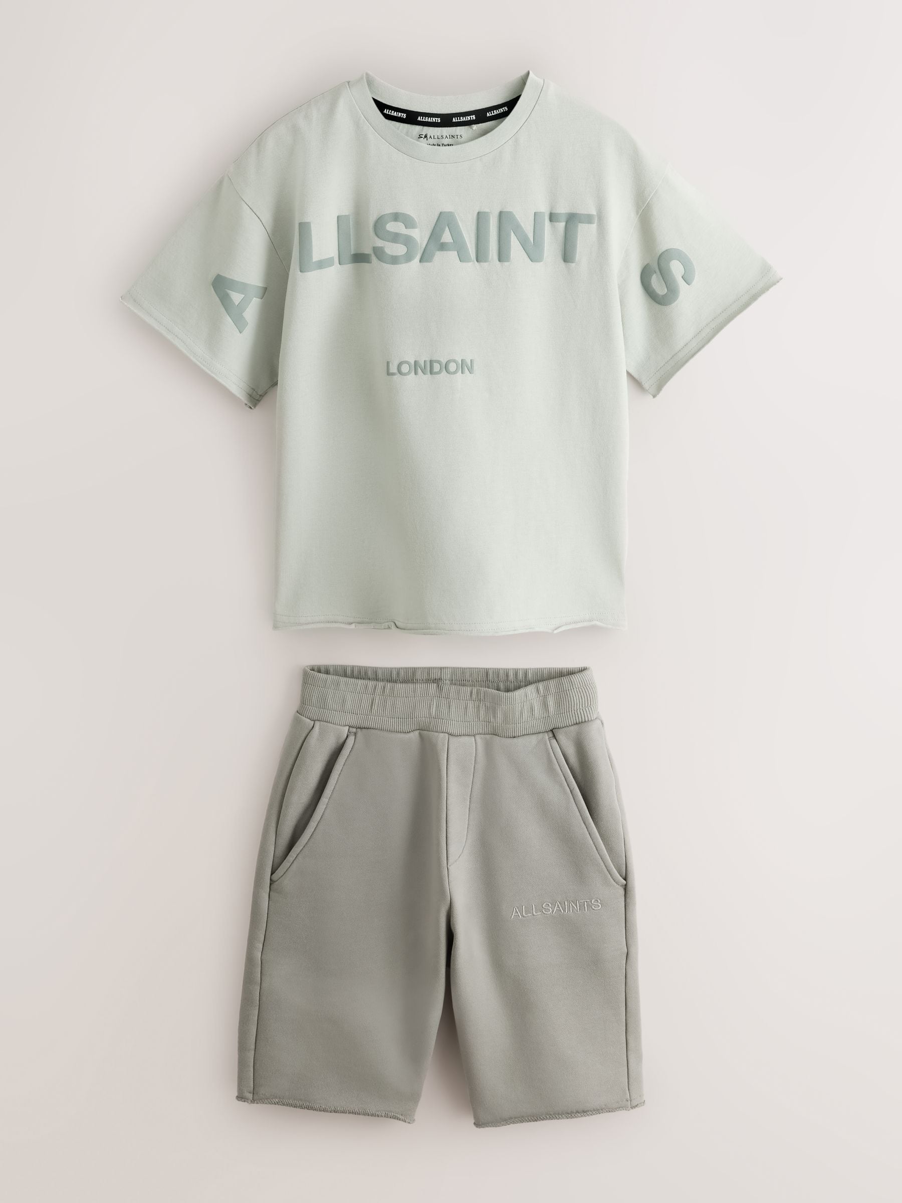 Dsiney Kidz - smALLSAINTS Green Biggy Oversized T-Shirt and Sweat Shorts Set image 9
