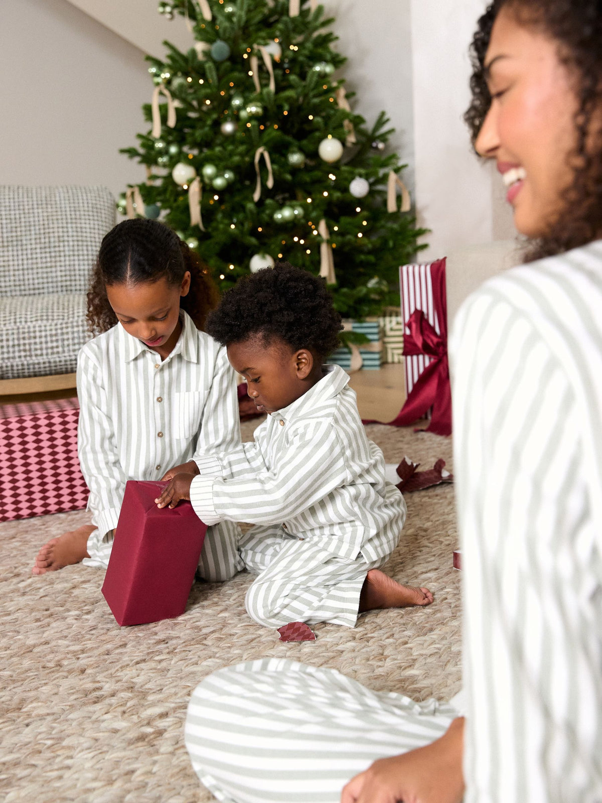 Green Hedben Stripe Yard Christmas Matching Family Pyjamas (9mths-16yrs) - image 4