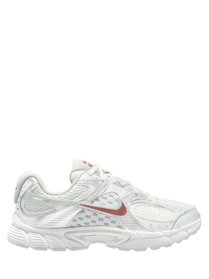 Nike White Youth V5 Runner Trainers - image 1