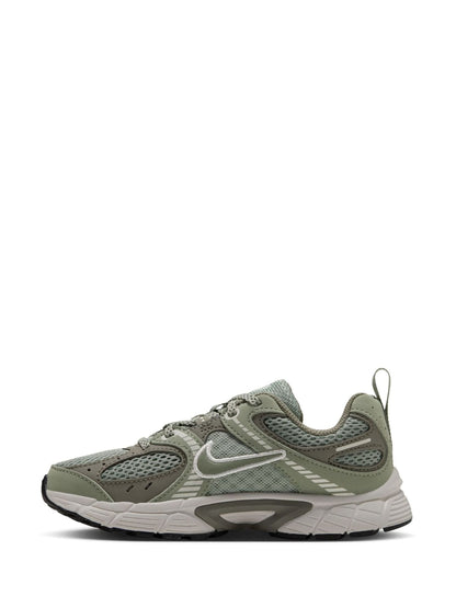 Nike Green Junior V5 Runner Trainers - image 2