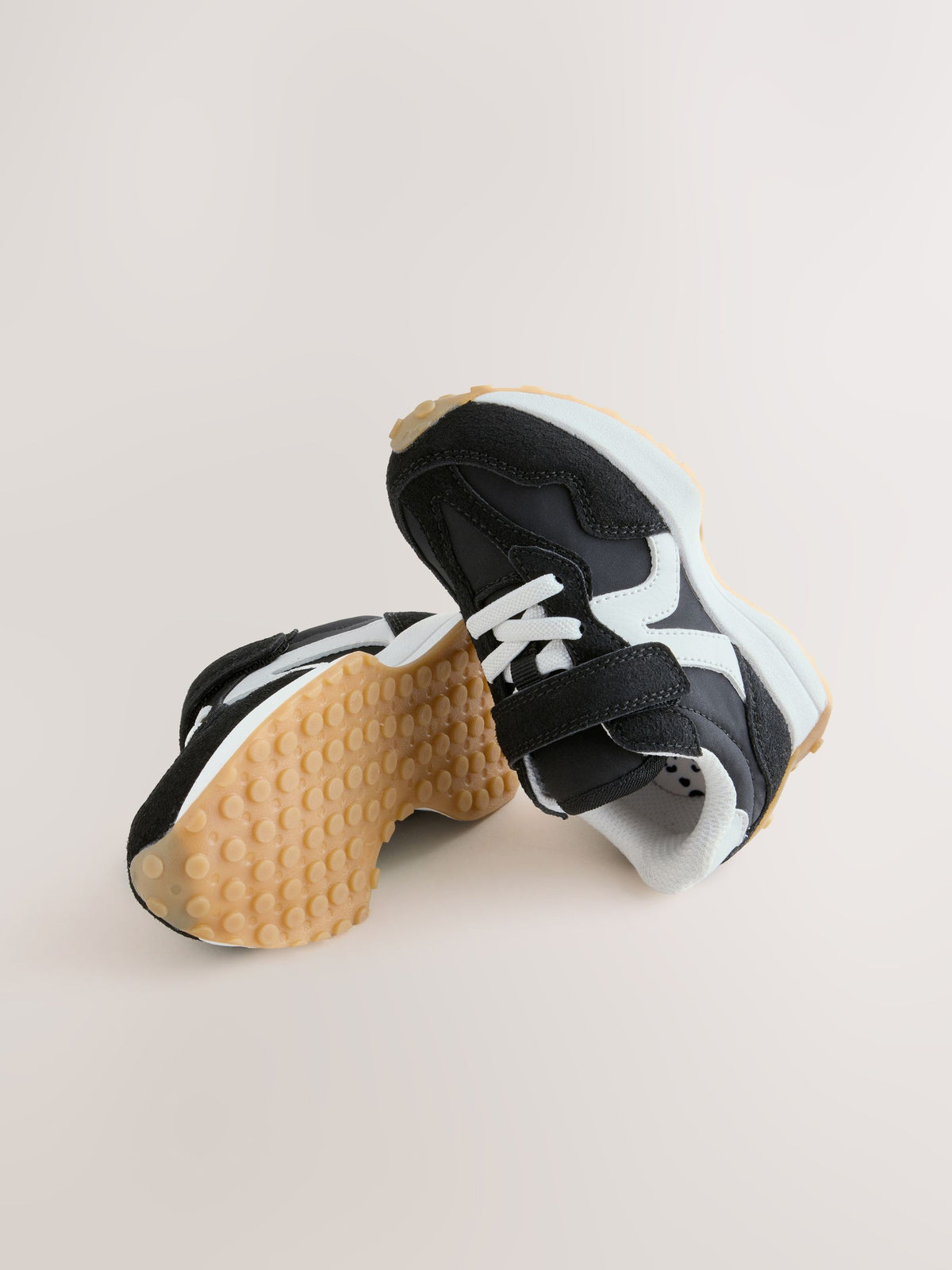 Dsiney Kidz - Black Elastic Lace Touch Fasten Trainers image 3