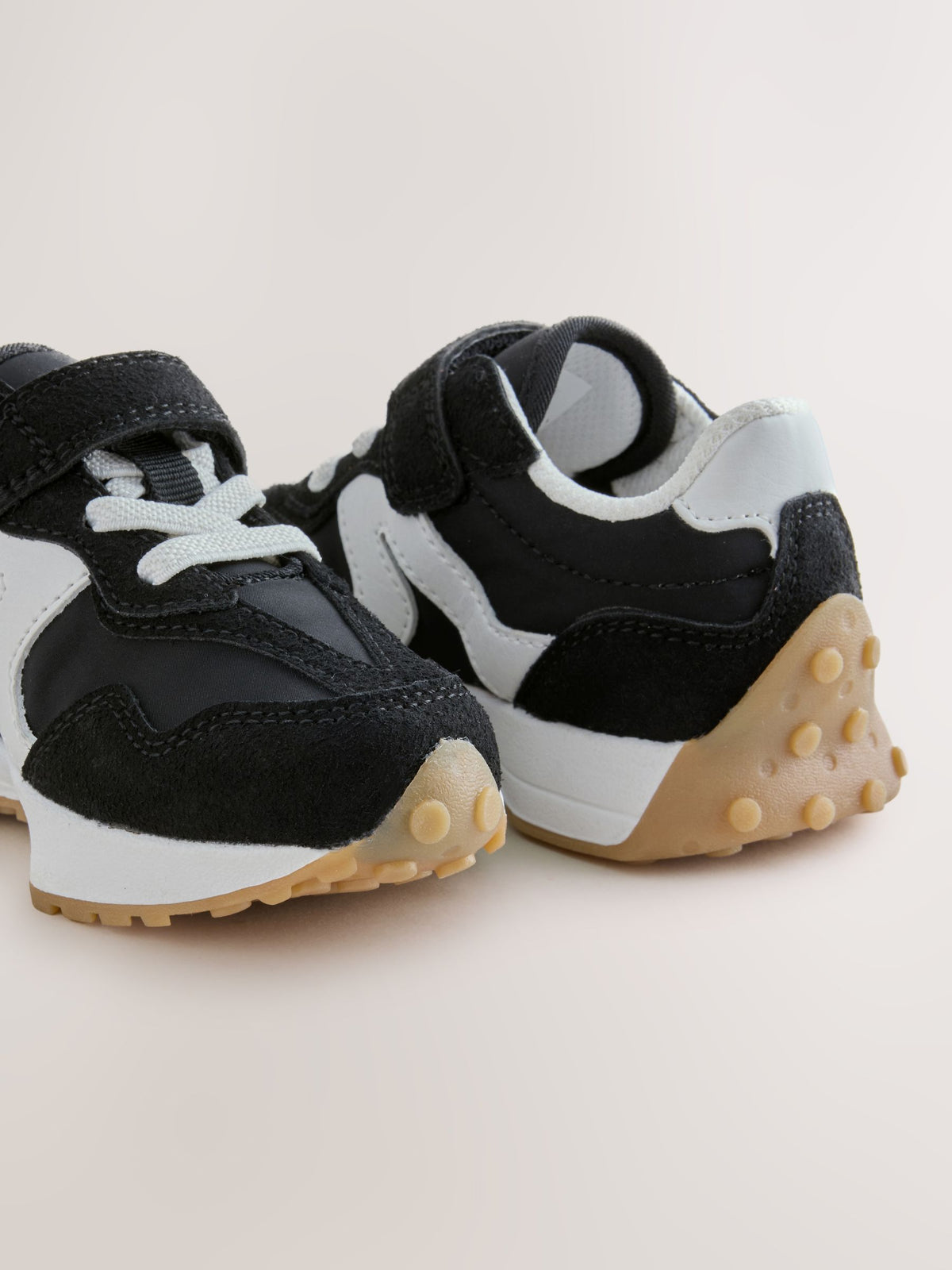 Dsiney Kidz - Black Elastic Lace Touch Fasten Trainers image 4