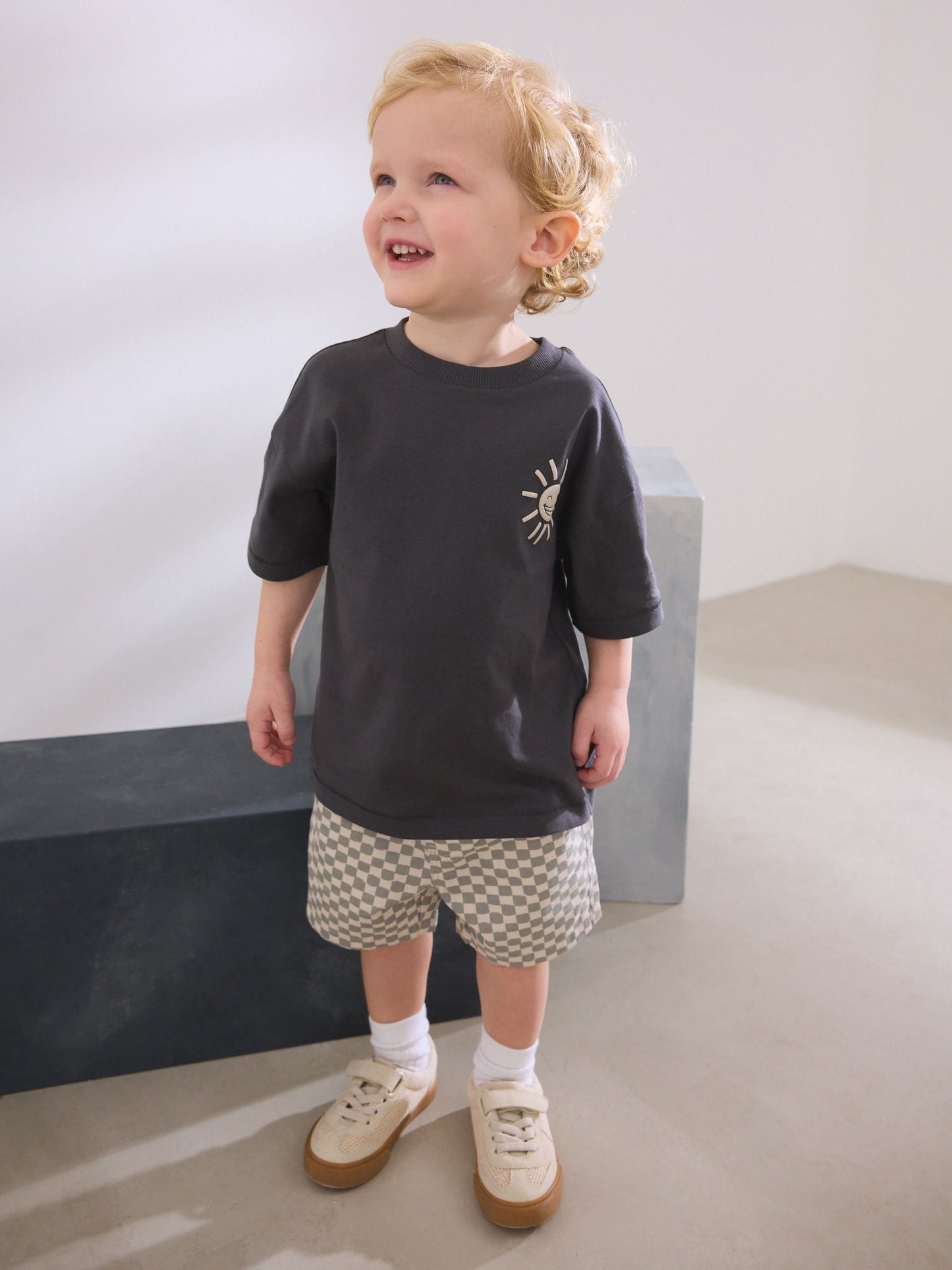 Dsiney Kidz - Charcoal Grey Short Sleeve T-Shirt & Shorts Set (3mths-7yrs) image 2