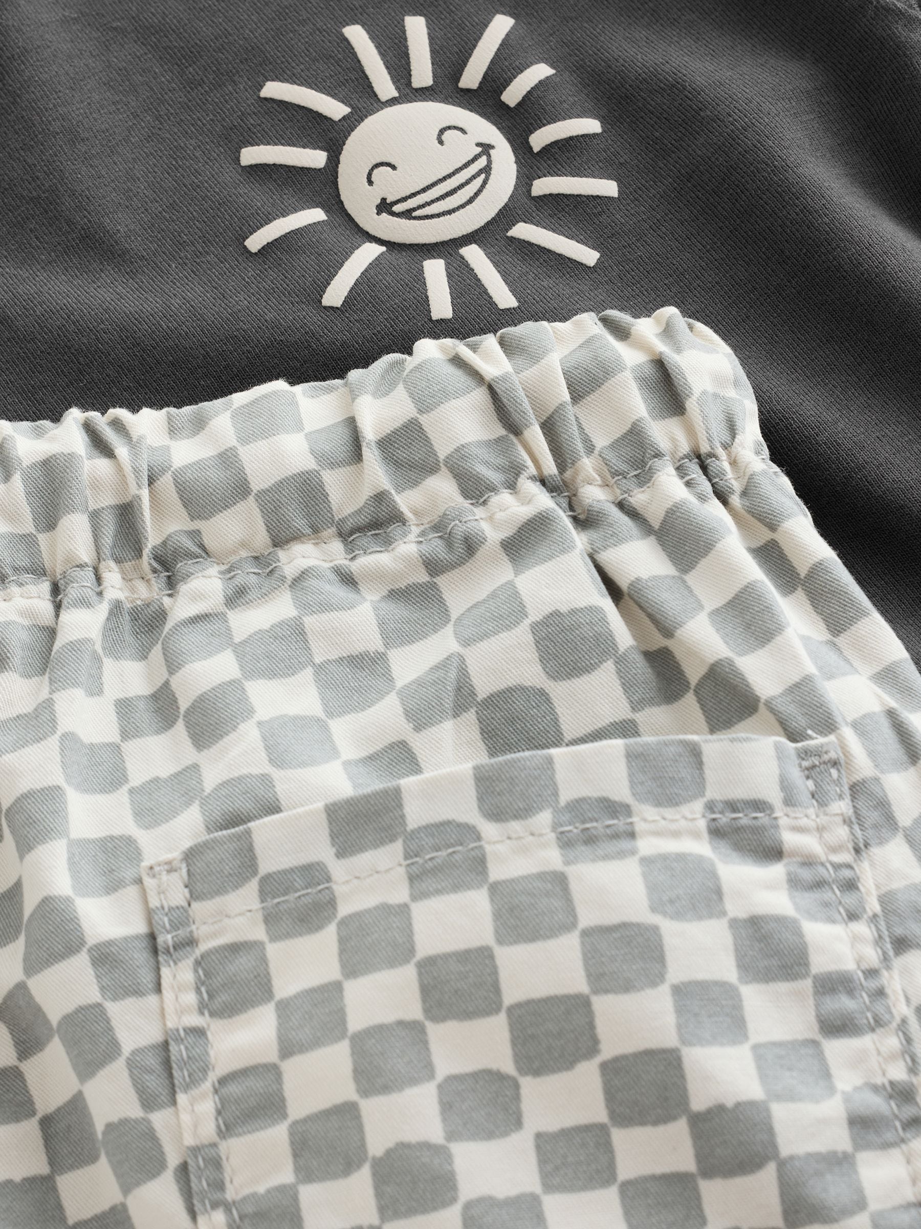 Dsiney Kidz - Charcoal Grey Short Sleeve T-Shirt & Shorts Set (3mths-7yrs) image 9