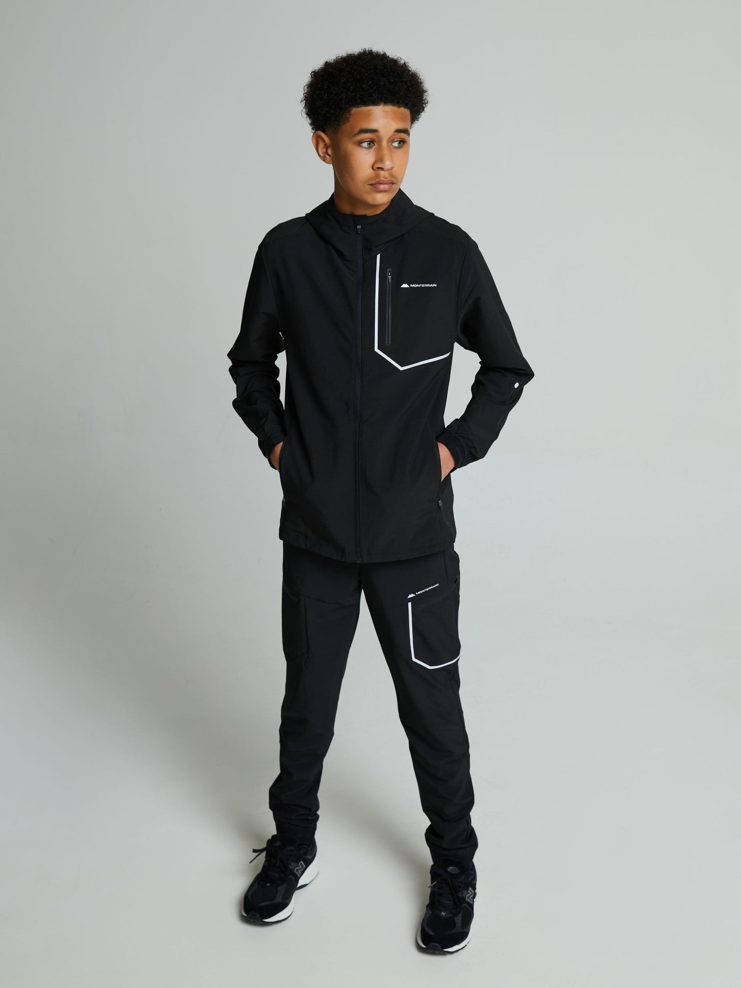 Dsiney Kidz - Monterrain Black Junior Ramble 3.0 Woven Running Jacket image 2