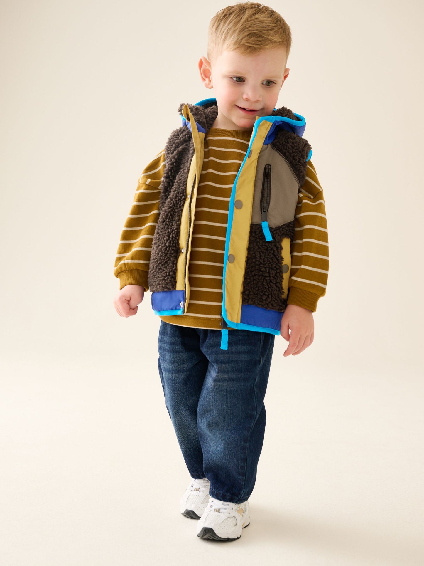 Dsiney Kidz - Brow Colour Block Borg Gilet (3mths-7yrs) image 2
