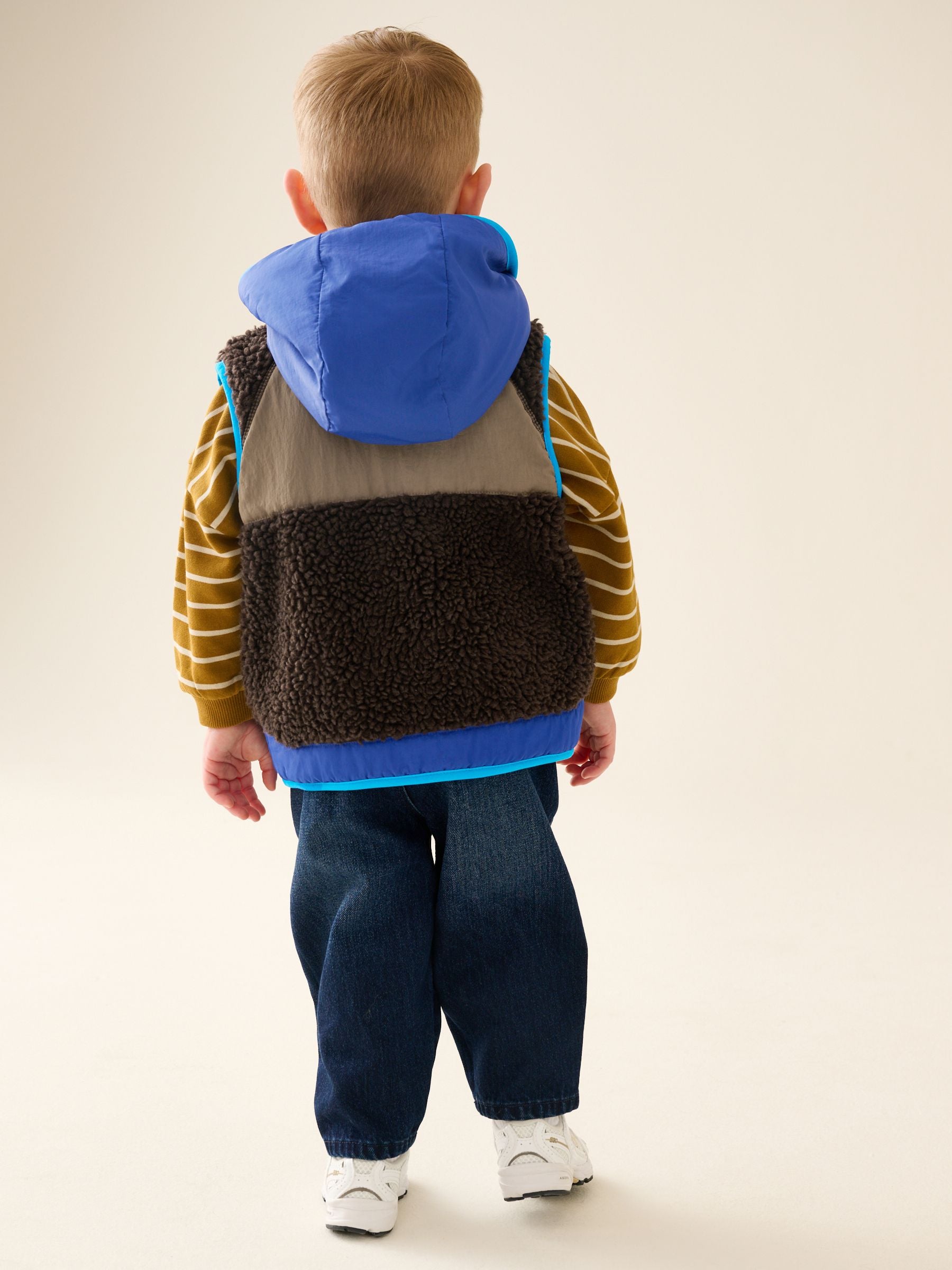 Dsiney Kidz - Brow Colour Block Borg Gilet (3mths-7yrs) image 3