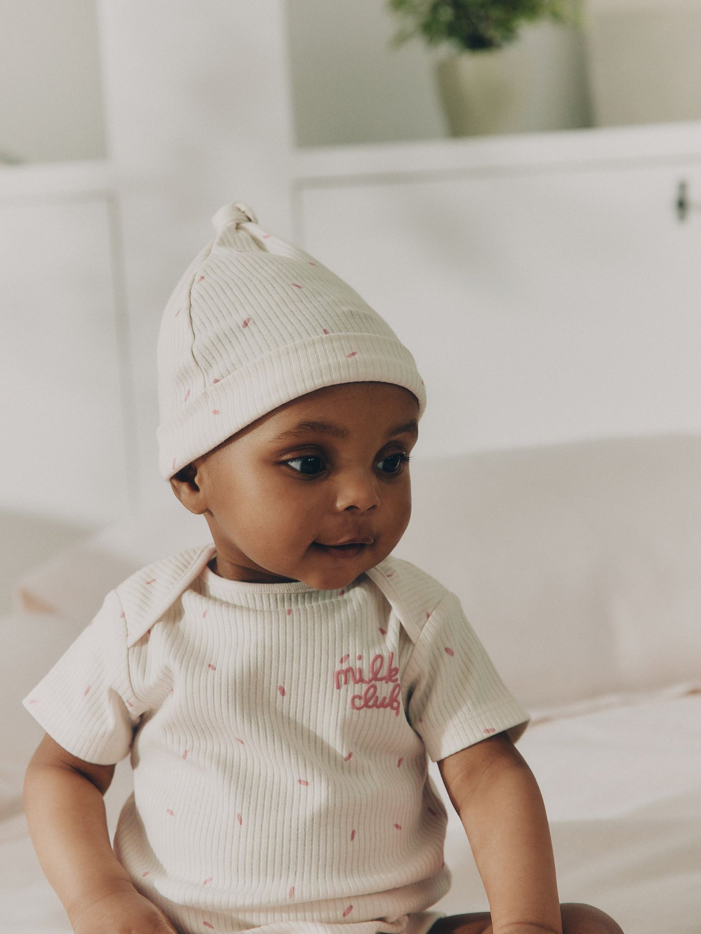 Cream Milk Club Baby Sleepsuit, Bodysuit, Bib and Hat Set 4 Piece (0-9mths) image 3