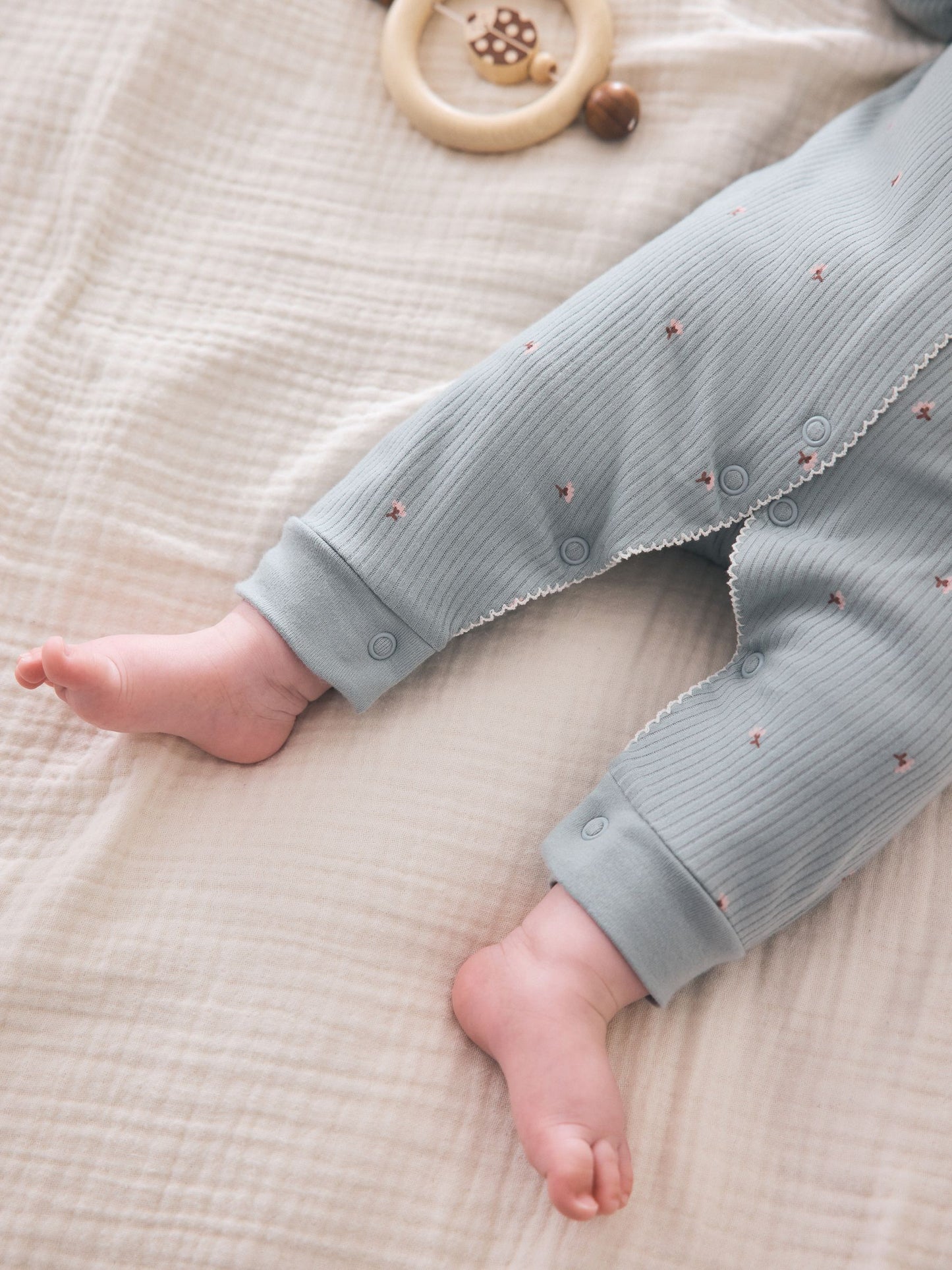 Cream/Red Baby Sleepsuits 4 Pack (0mths-3yrs) image 3