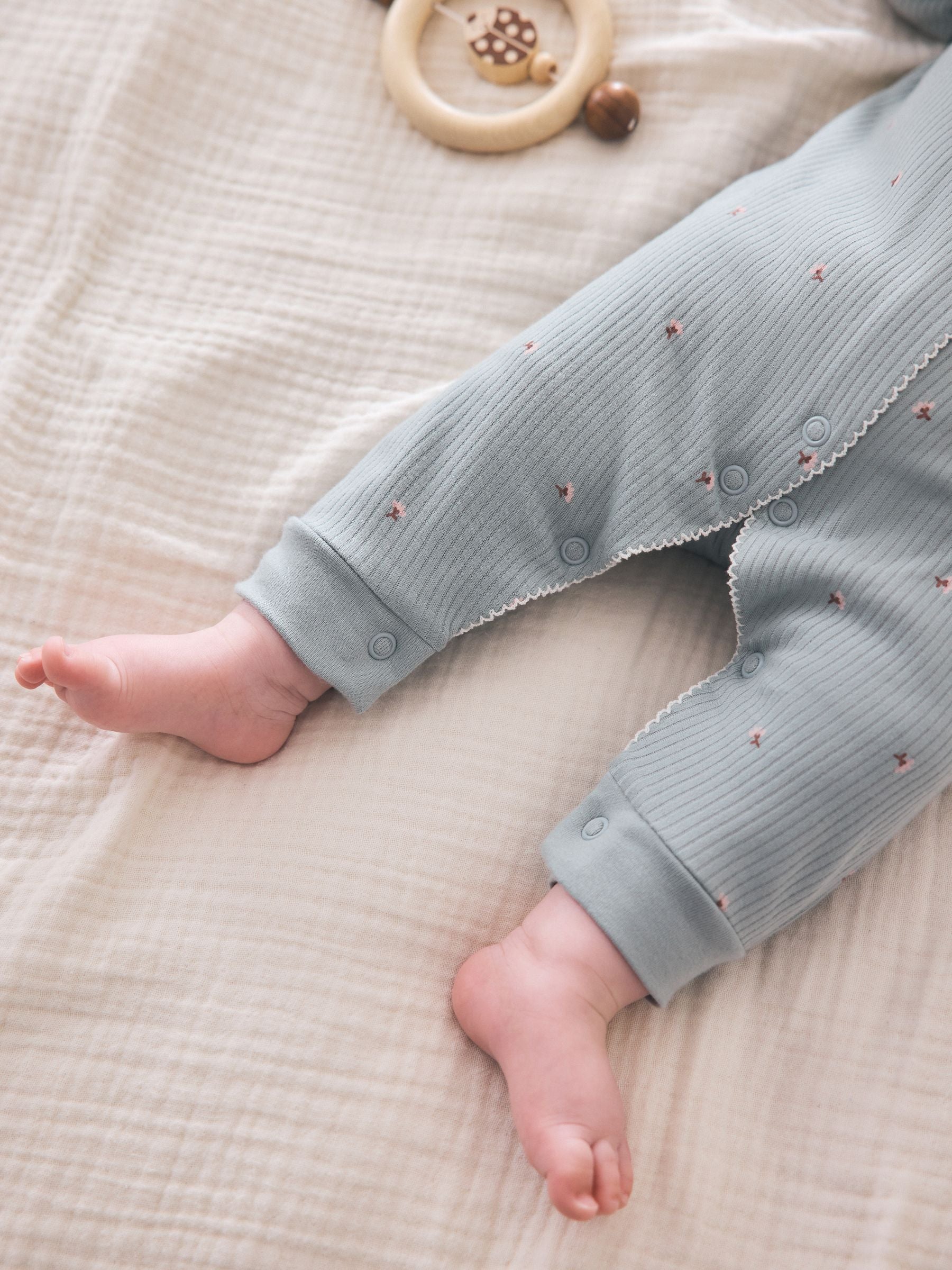Cream/Red Baby Sleepsuits 4 Pack (0mths-3yrs) image 3