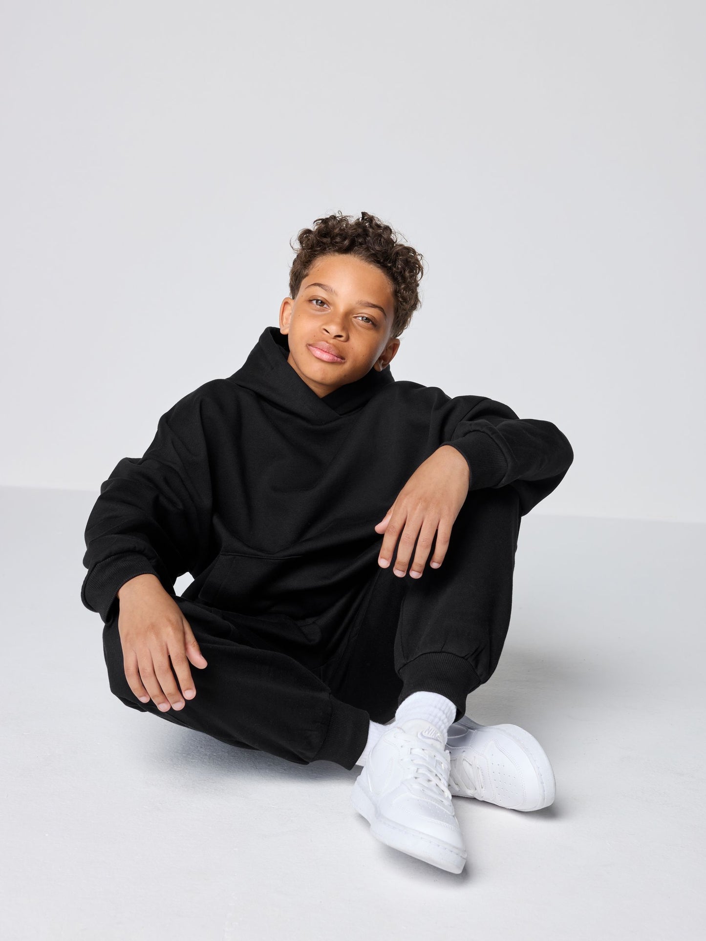 Dsiney Kidz - Clarks Black Oversized Hoodie & Joggers Set image 4