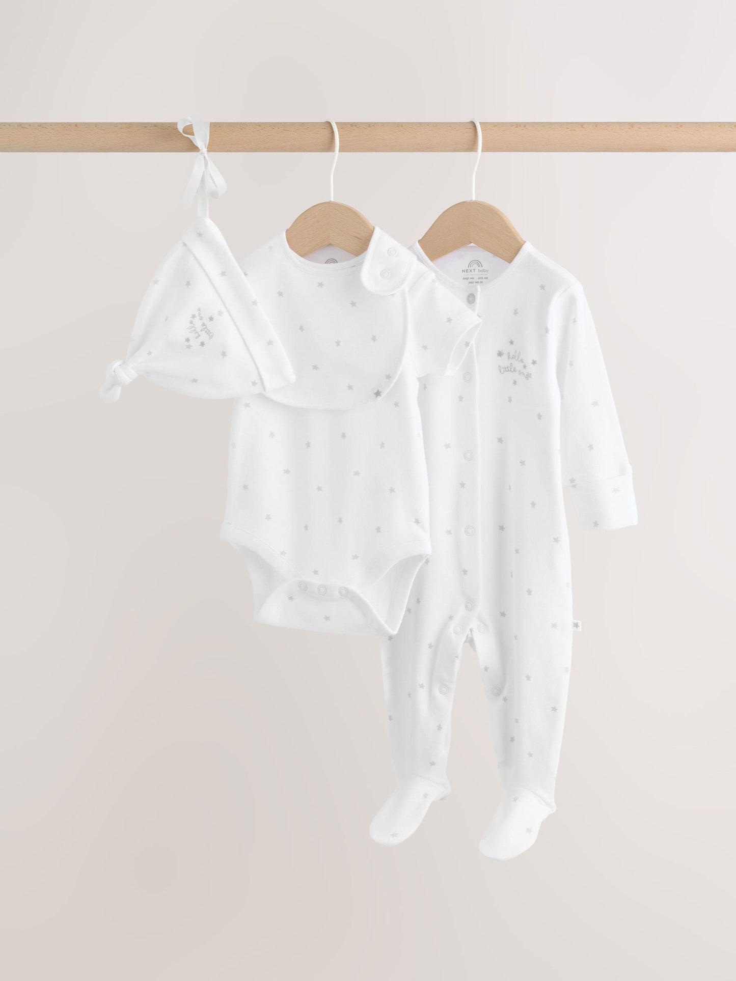 White Baby Sleepsuit, Bodysuit, Hat and Bib Set 4 Piece (0-9mths) image 1