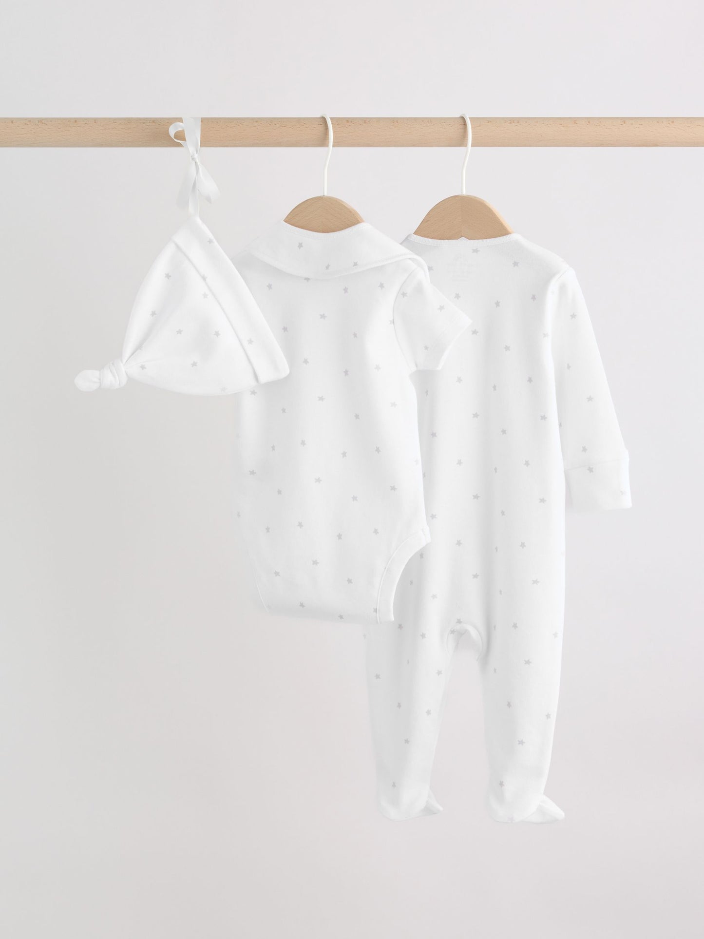 White Baby Sleepsuit, Bodysuit, Hat and Bib Set 4 Piece (0-9mths) image 4