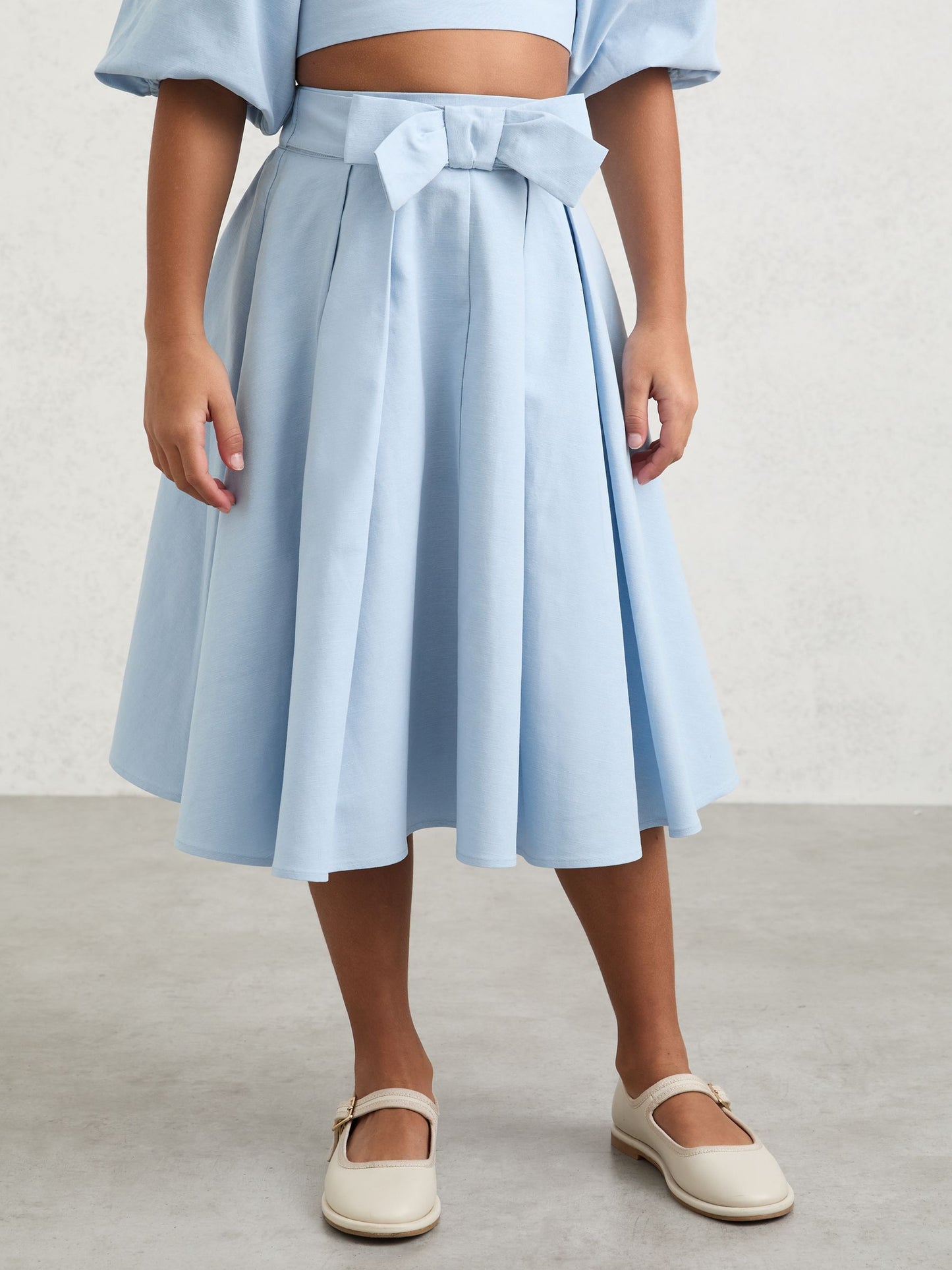 Reiss Pale Blue Gigi 3-9 yrs Bow-Detail Pleated Midi Skirt image 3