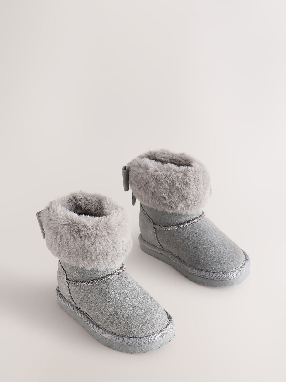 Dsiney Kidz - Baker by Ted Baker Faux Fur Cuff Slipper Boots with Bow image 1