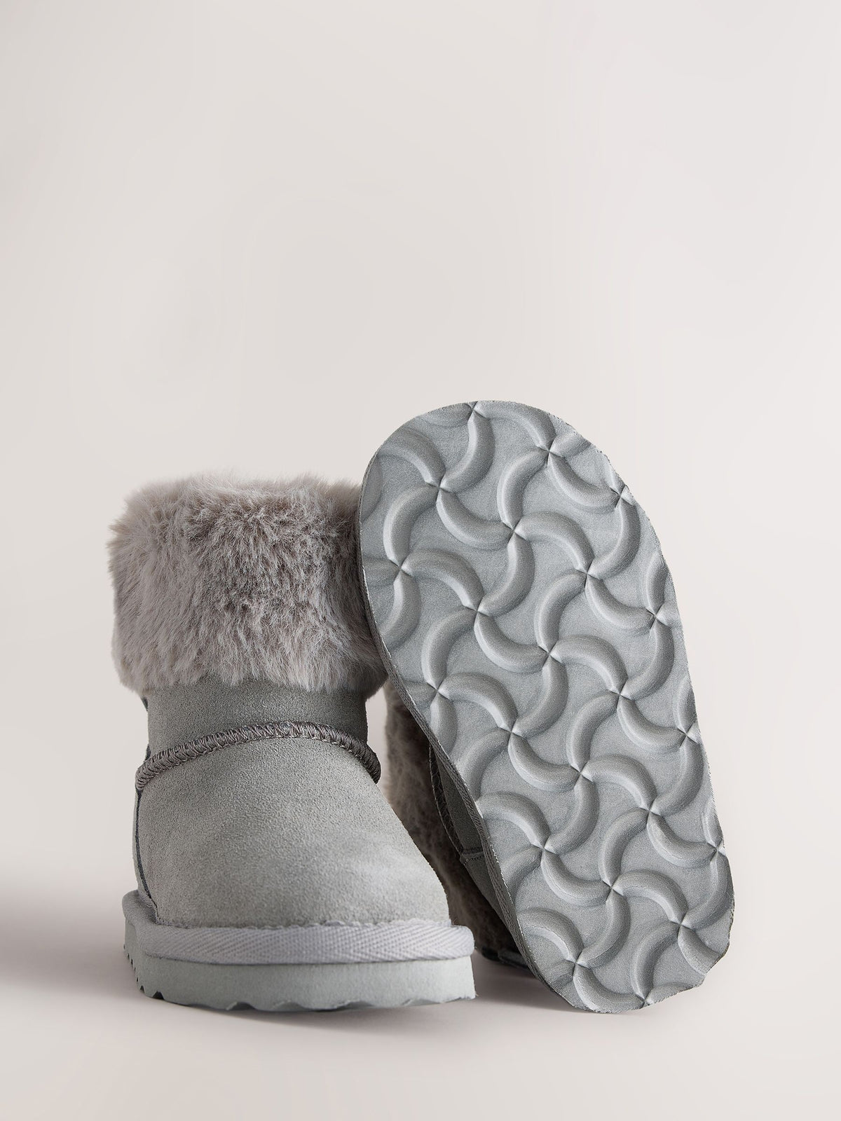 Dsiney Kidz - Baker by Ted Baker Faux Fur Cuff Slipper Boots with Bow image 4