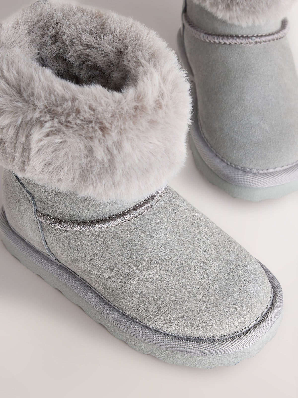 Dsiney Kidz - Baker by Ted Baker Faux Fur Cuff Slipper Boots with Bow image 6