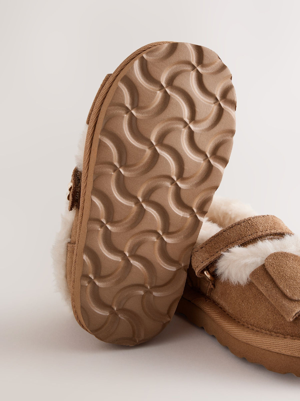 Dsiney Kidz - Baker by Ted Baker Faux Fur Lined Slipper Mary Jane Shoes with Bow image 6