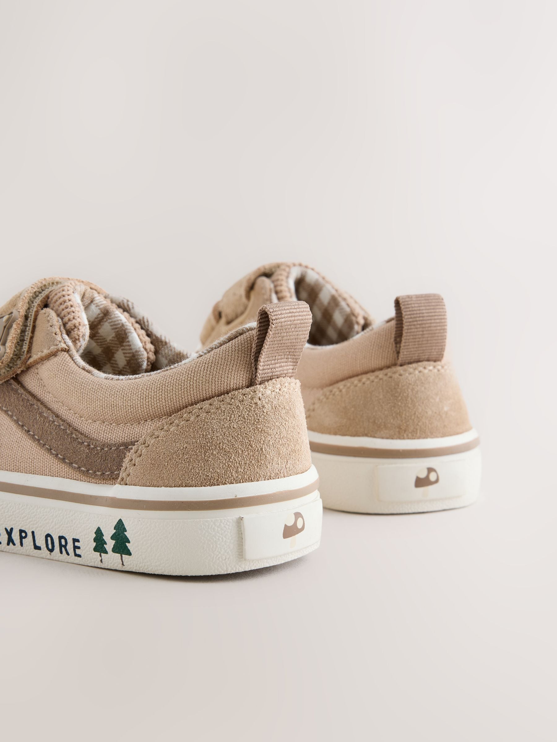 Neutral Animals Standard Fit (F) Touch Fastening Trainers image 5