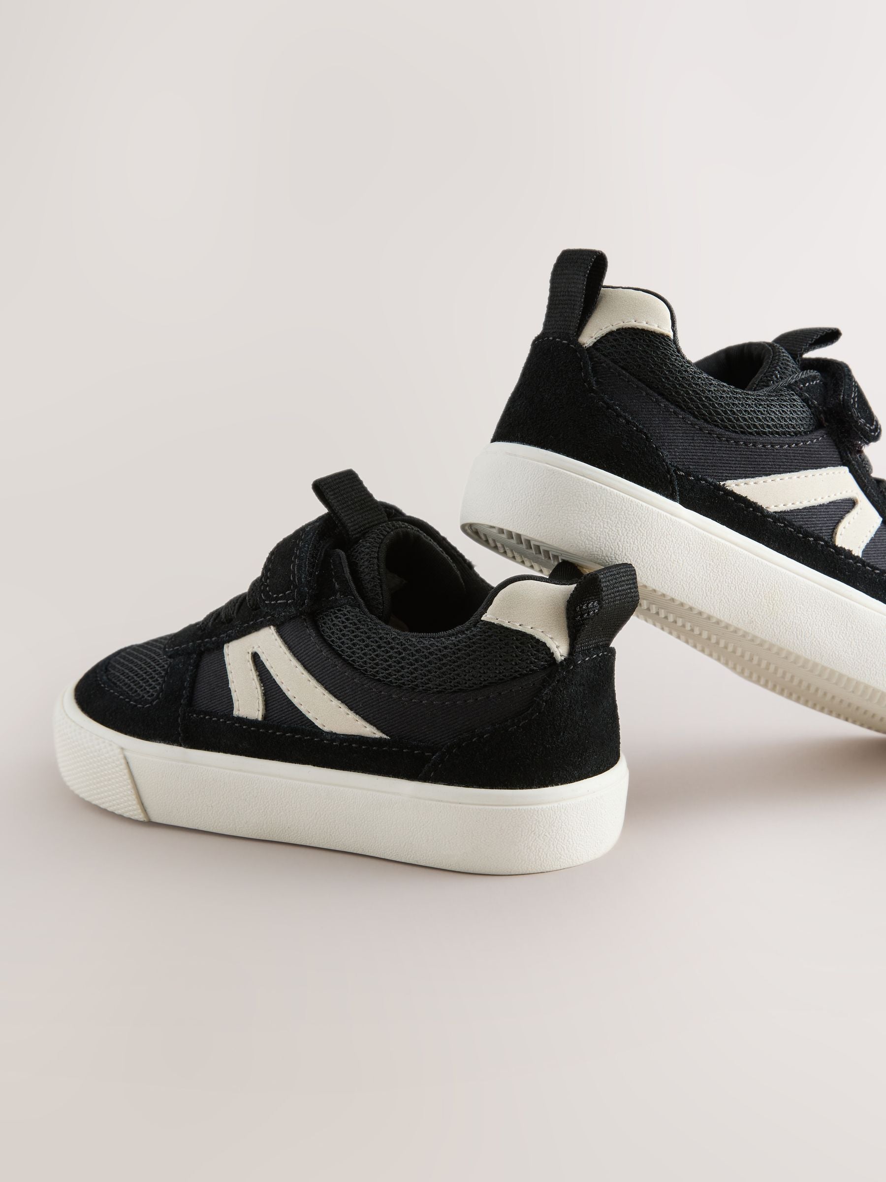Black Standard Fit (F) Touch Fastening Elastic Lace Trainers image 7