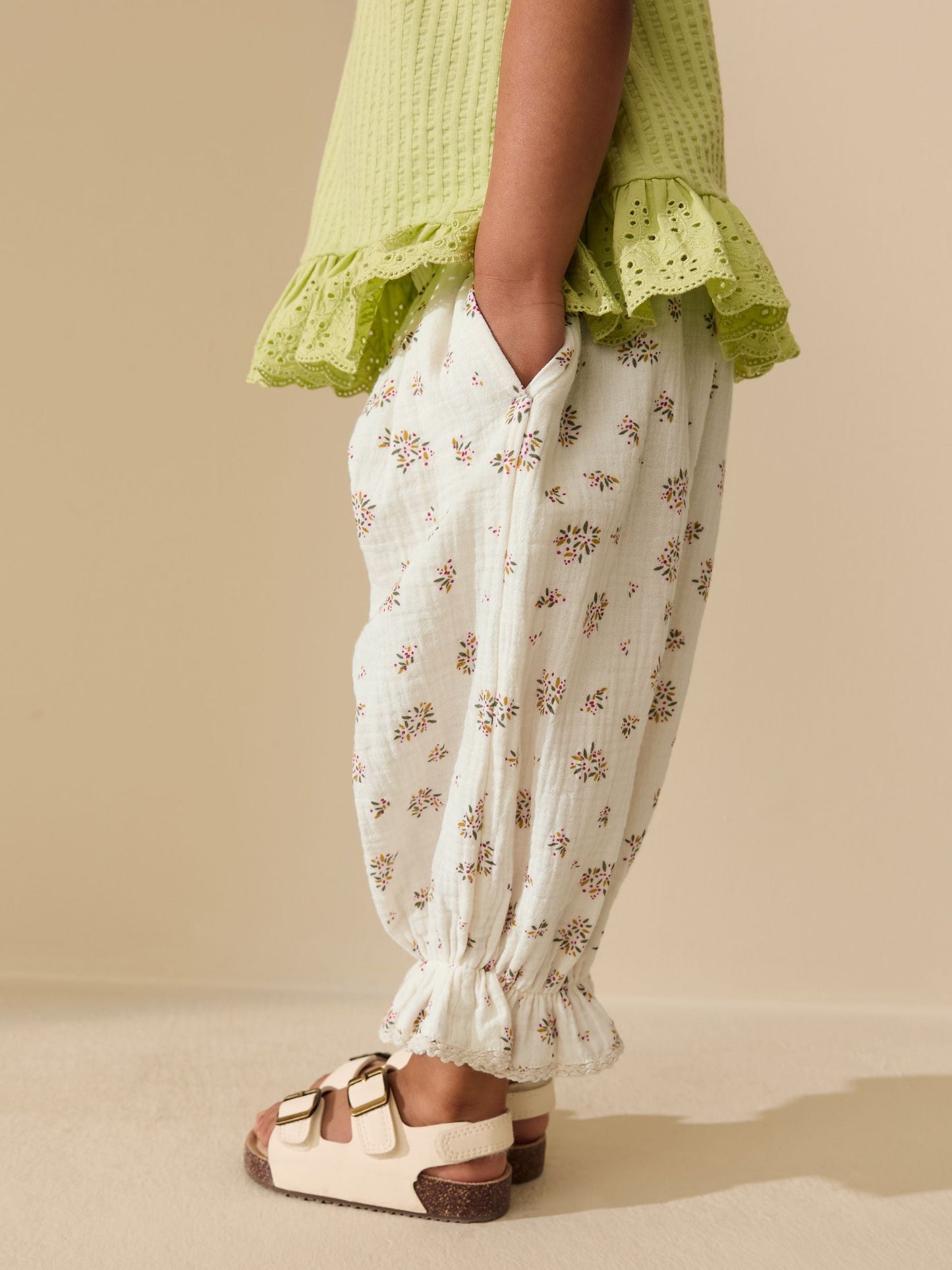 Cream/Pink Floral Ditsy Bloomer Pullon Trousers (3mths-7yrs) image 4