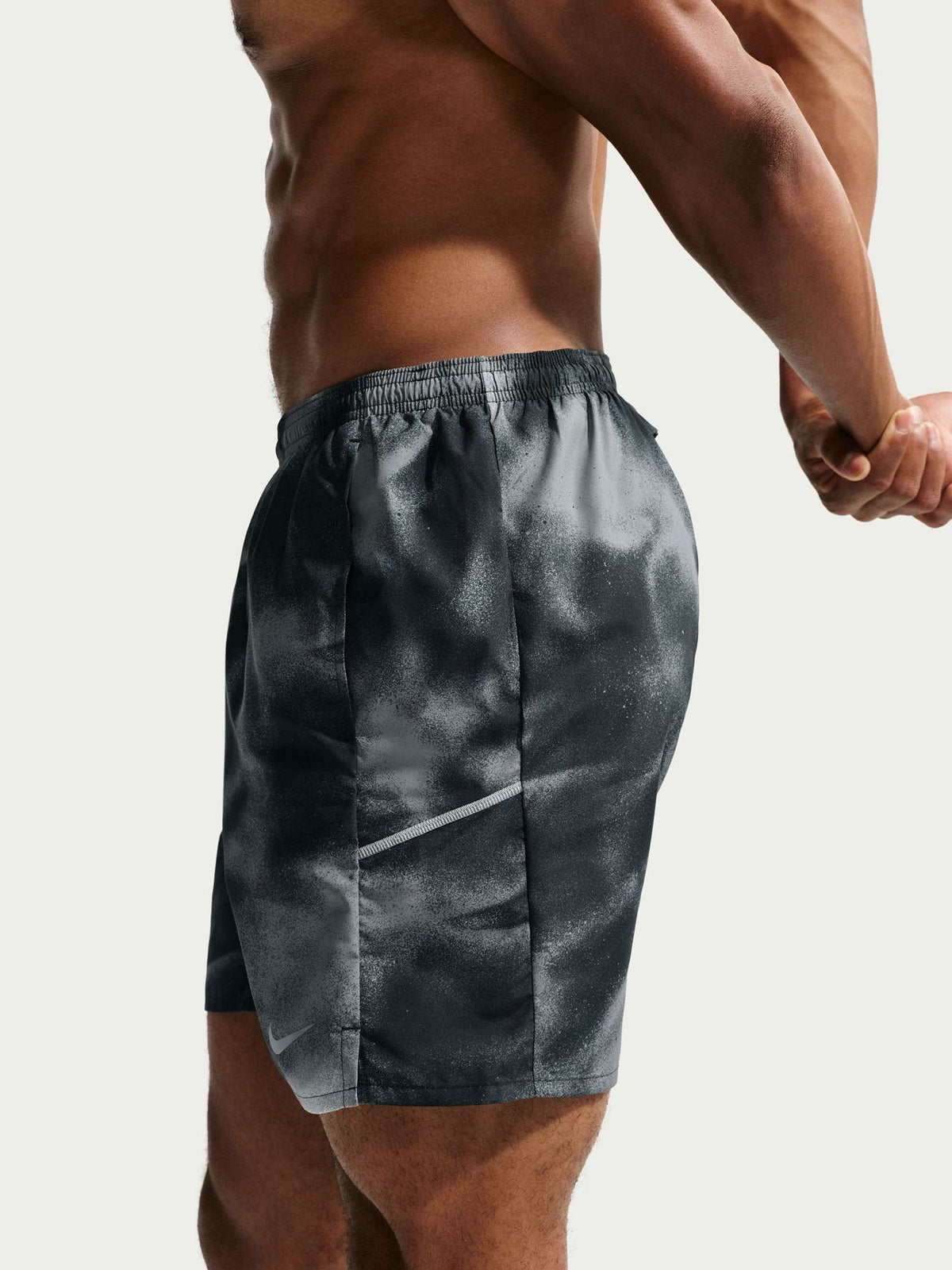 Dsiney Kidz - Nike Black Miler Dri-FIT 7 Inch Brief Lined Running Shorts image 4