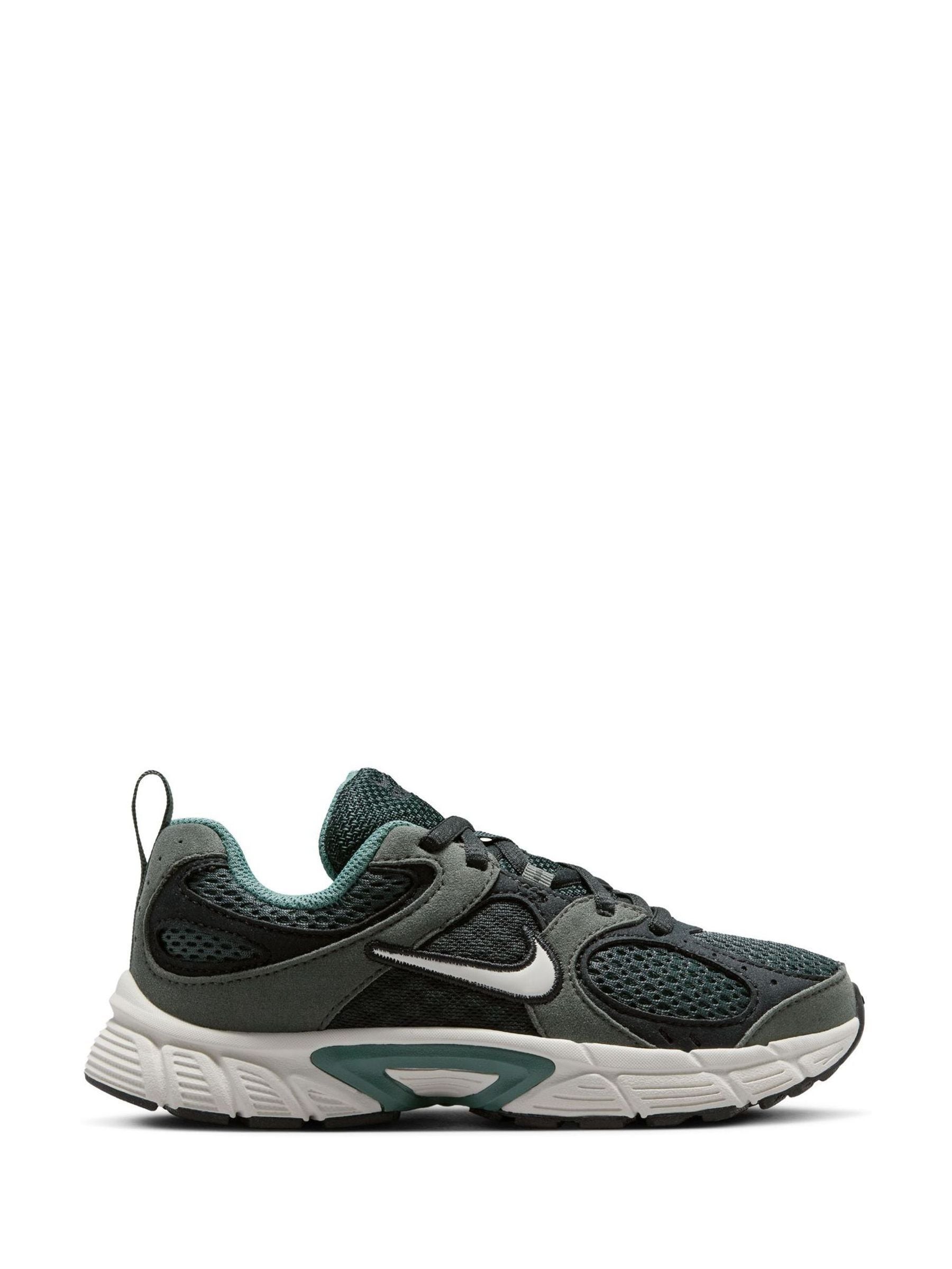 Nike Black/Spruce Green Junior V5 Runner Trainers image 1