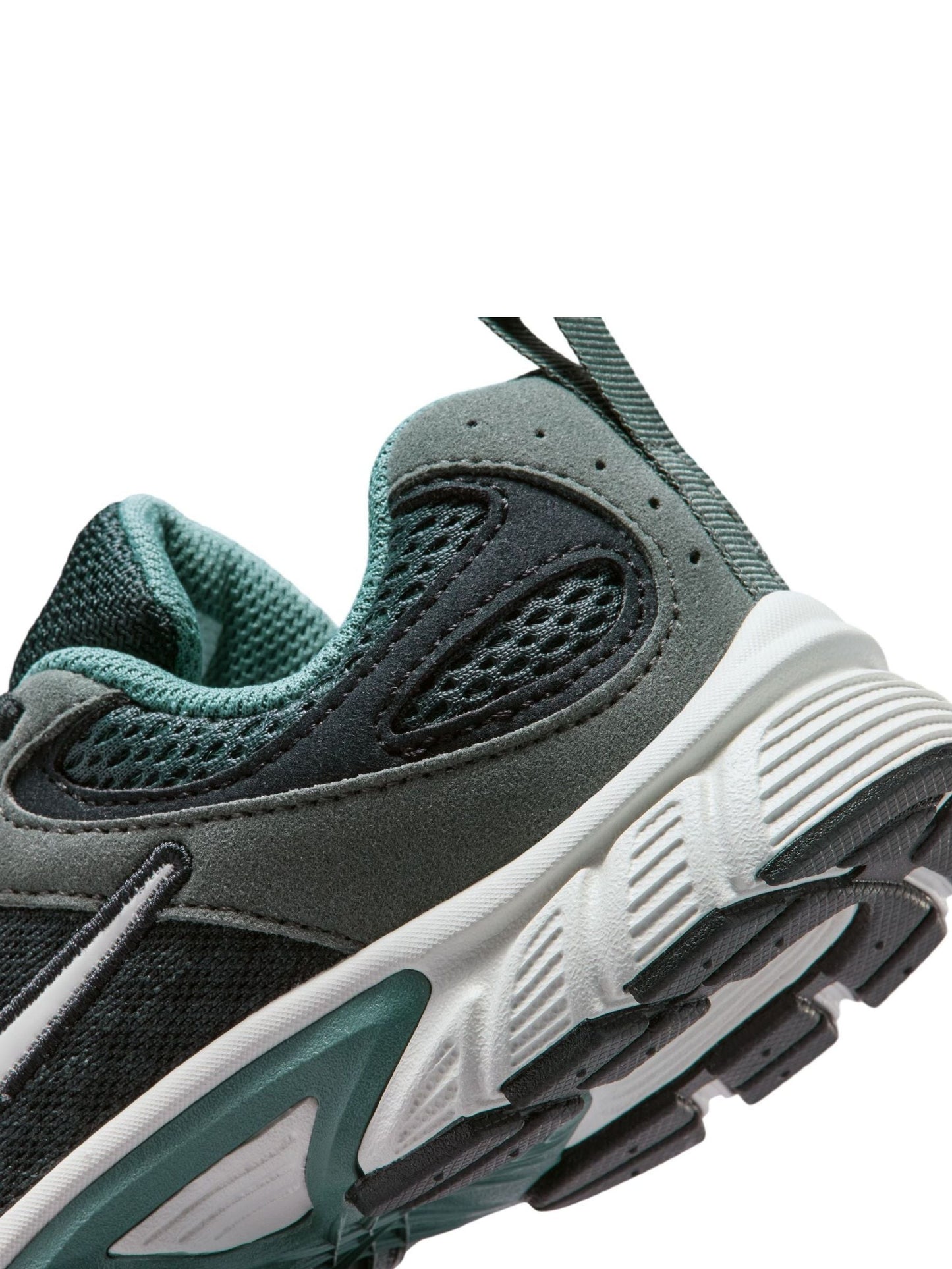 Nike Black/Spruce Green Junior V5 Runner Trainers image 2