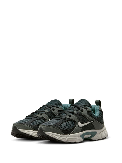 Nike Black/Spruce Green Junior V5 Runner Trainers image 3