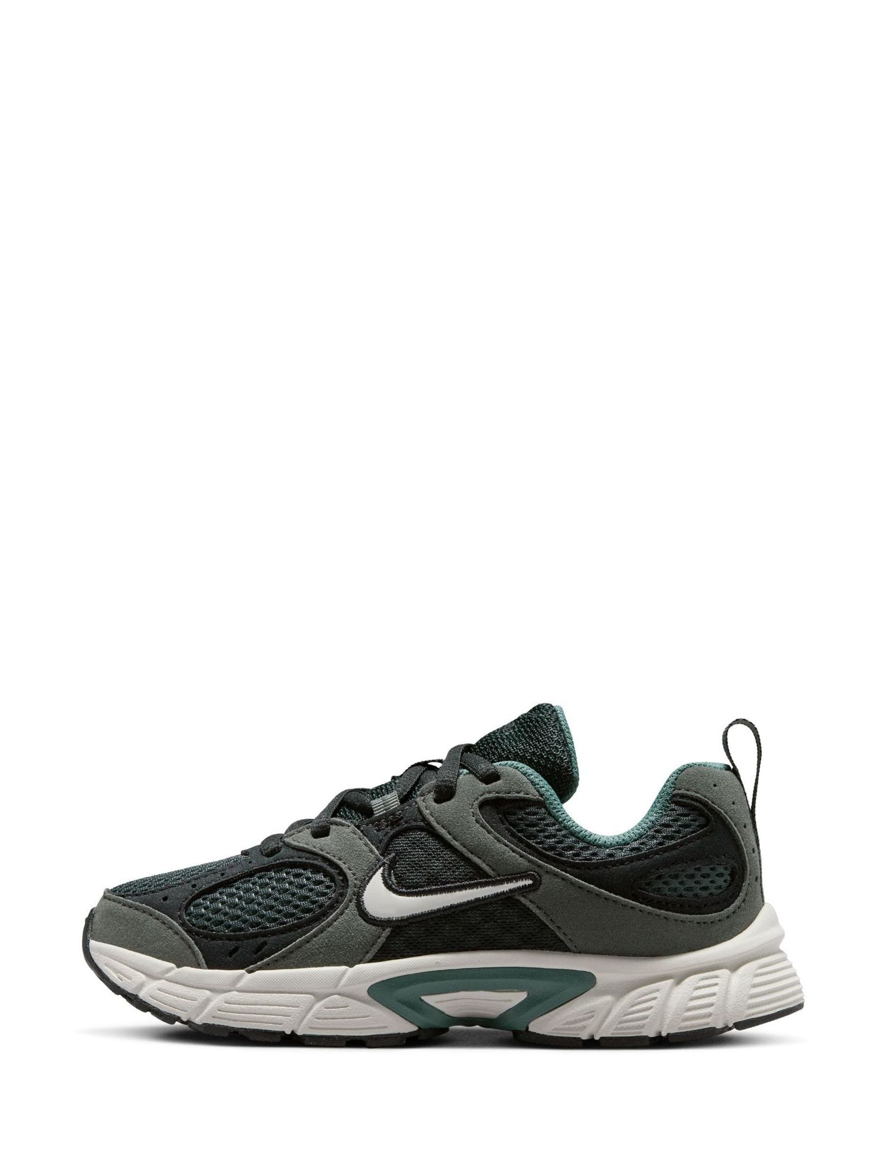 Nike Black/Spruce Green Junior V5 Runner Trainers image 6
