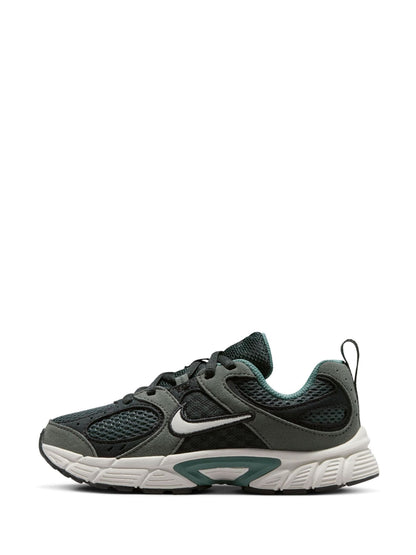 Nike Black/Spruce Green Junior V5 Runner Trainers image 6