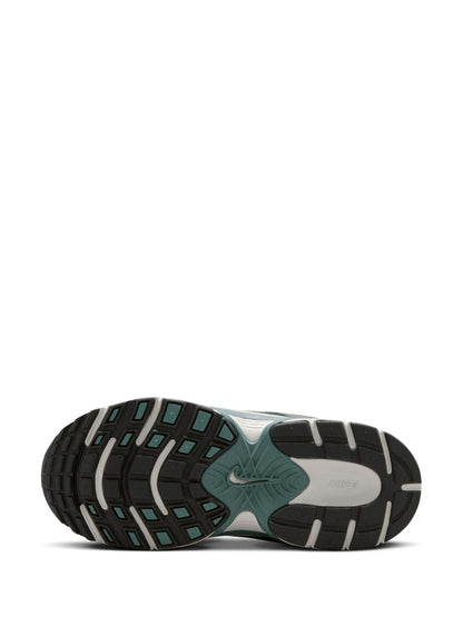 Nike Black/Spruce Green Junior V5 Runner Trainers image 7