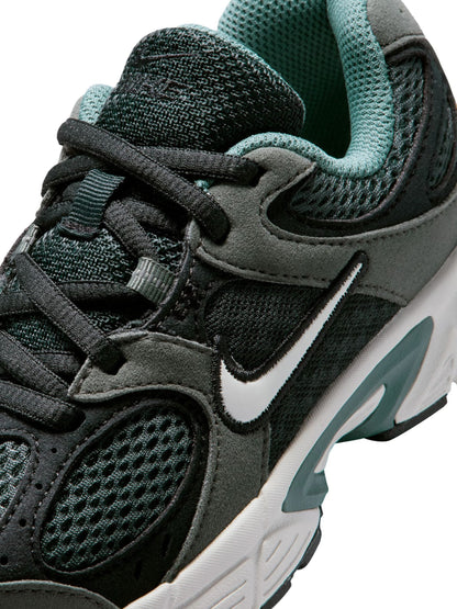 Nike Black/Spruce Green Junior V5 Runner Trainers image 8