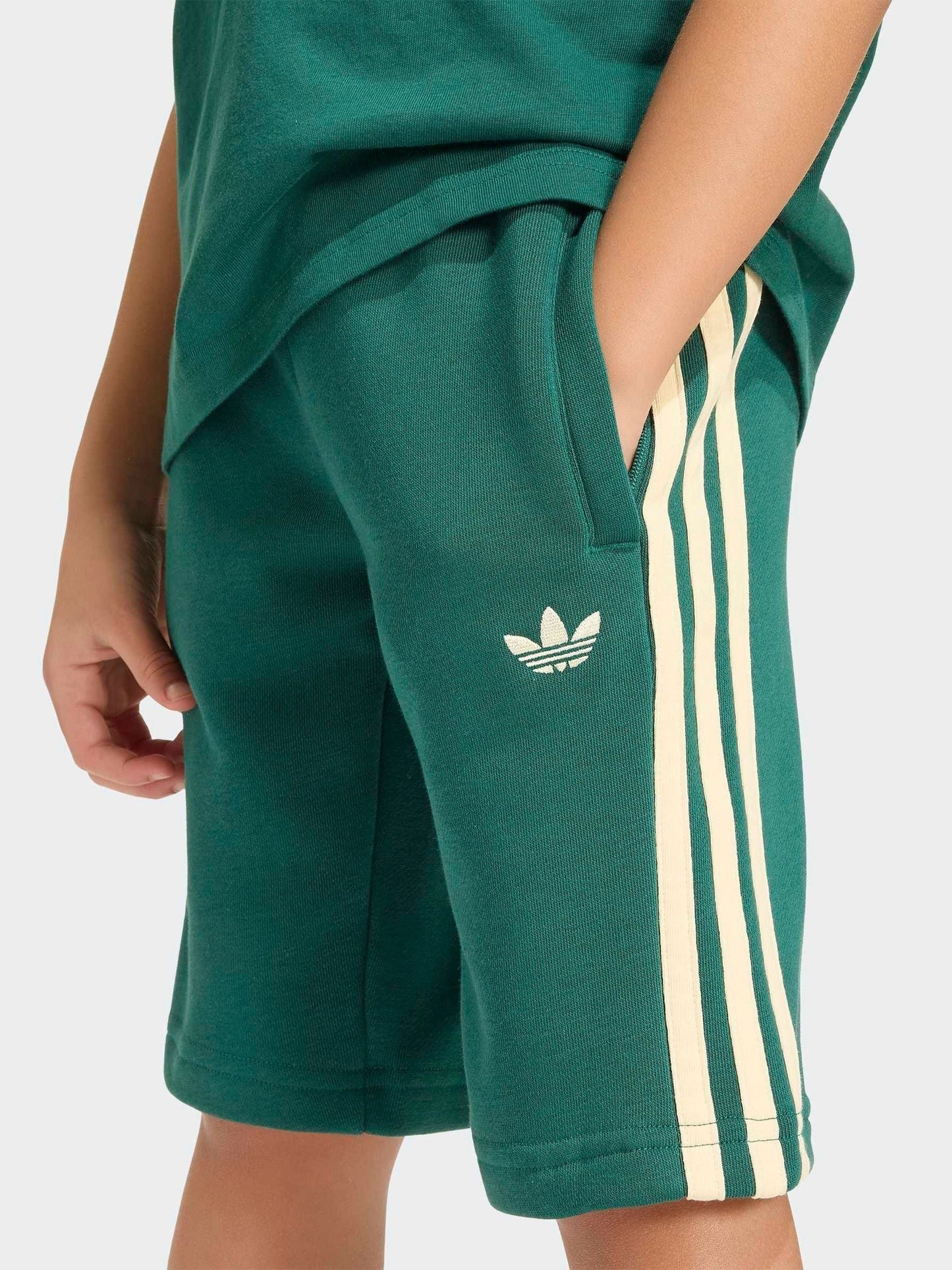 Dsiney Kidz - adidas Originals Green 3 Stripe Top & Shorts Set image 3