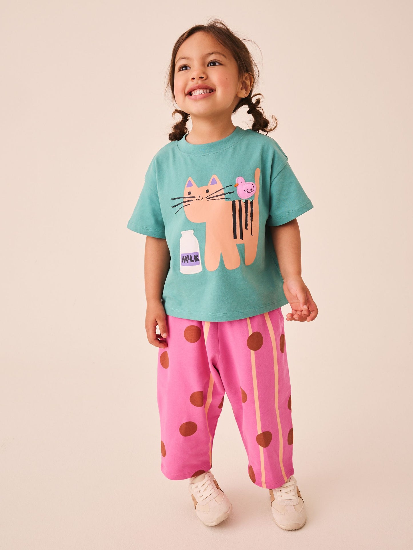 Green Cat Short Sleeve T-Shirt and Barrel Trousers Set (3mths-7yrs) image 1