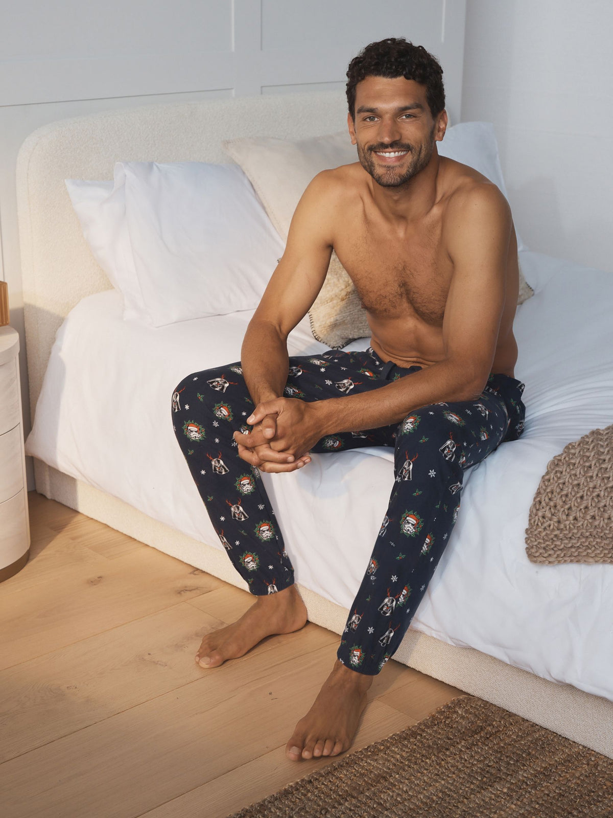 Black Star Wars Printed Long Pyjama Bottoms - image 1