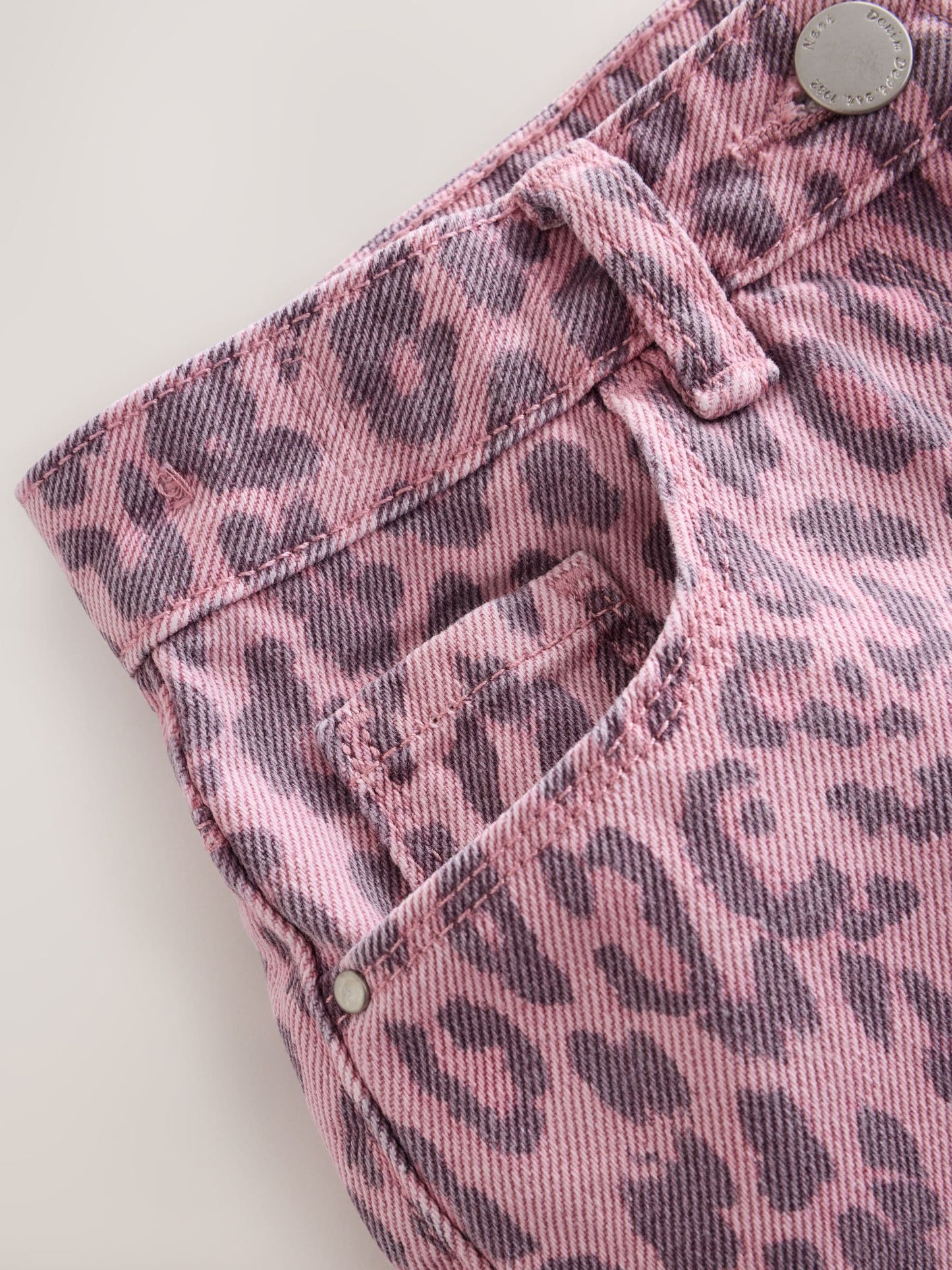 Dsiney Kidz - Pink Leopard Animal Print Regular Length Frayed Edge Denim Shorts (3-16yrs) image 4