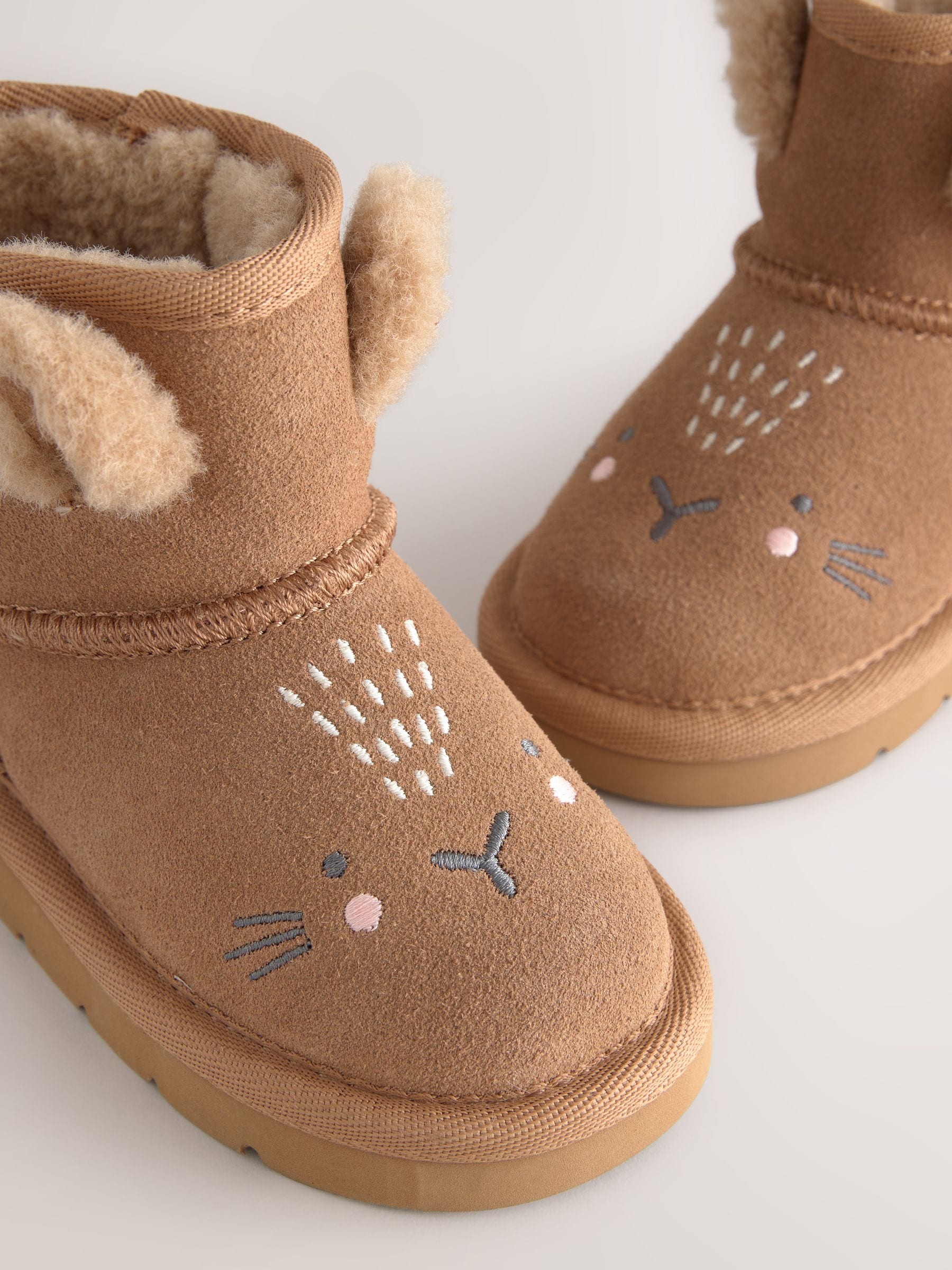 Tan Brown Bunny Standard Fit (F) Water Repellent Suede Pull On Boots image 5