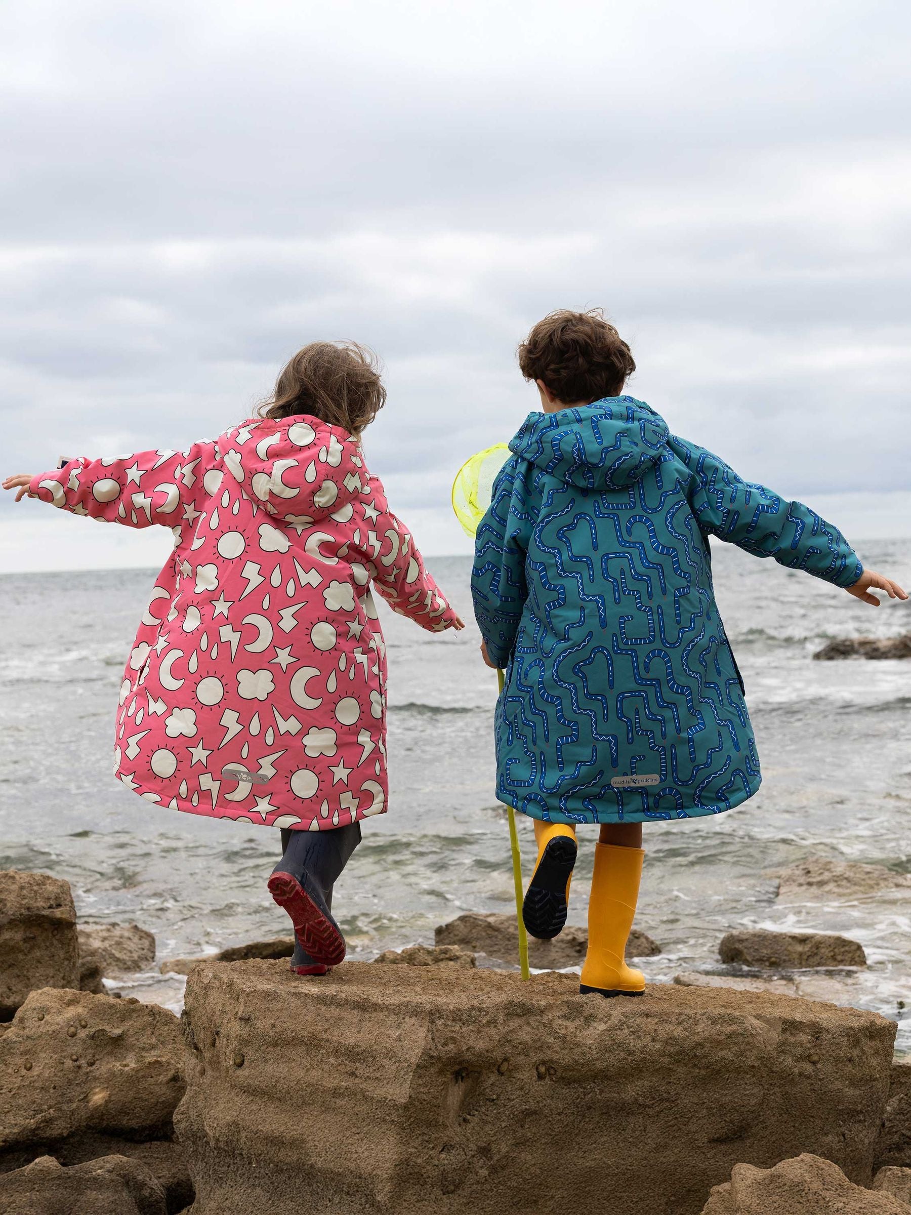 Muddy Puddles Green Waterproof Changing Robe Cover-Up image 2
