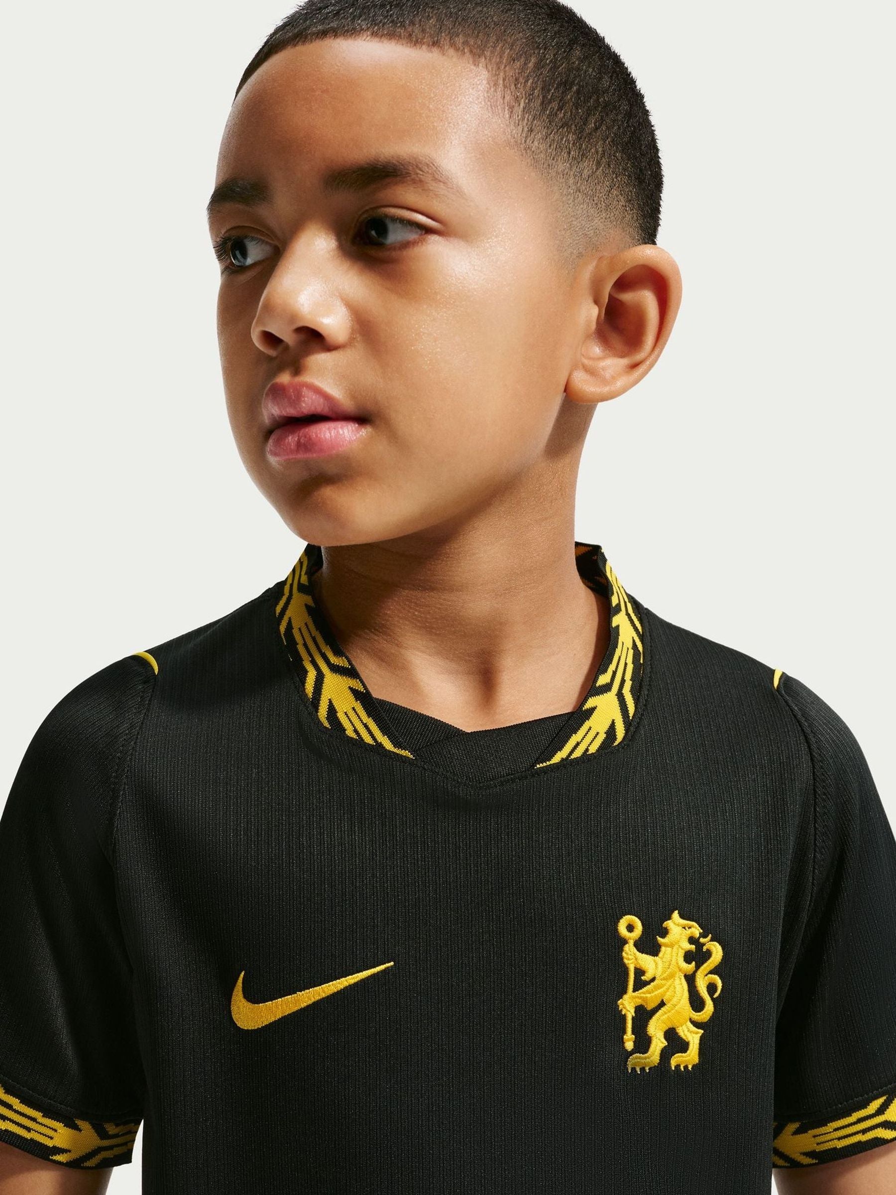 Dsiney Kidz - Nike Black Silver Chelsea FC 2026/27 Stadium Away Football Shirt image 2
