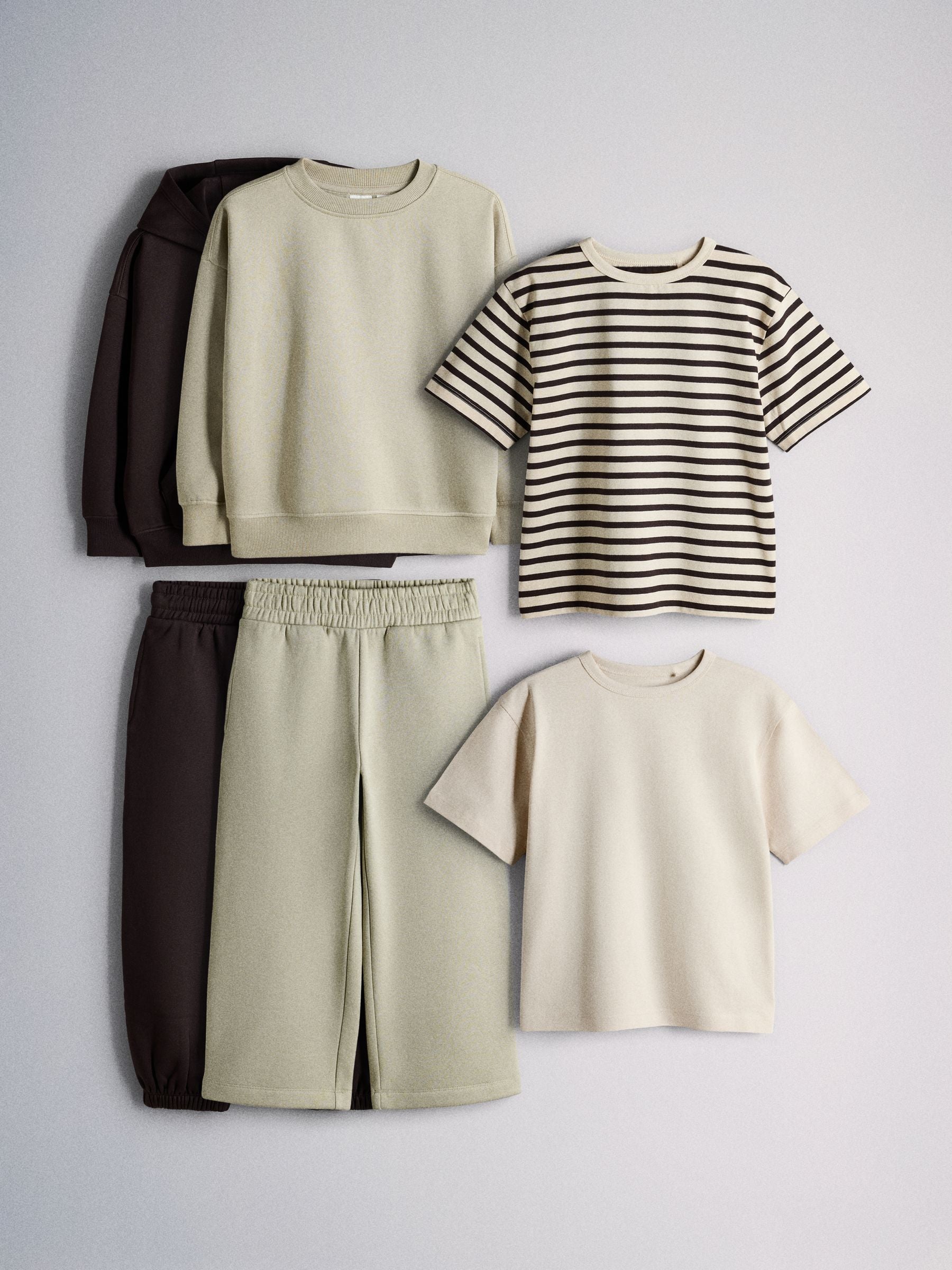 Dsiney Kidz - The Set 6 Piece Outfit Set Neutral image 1