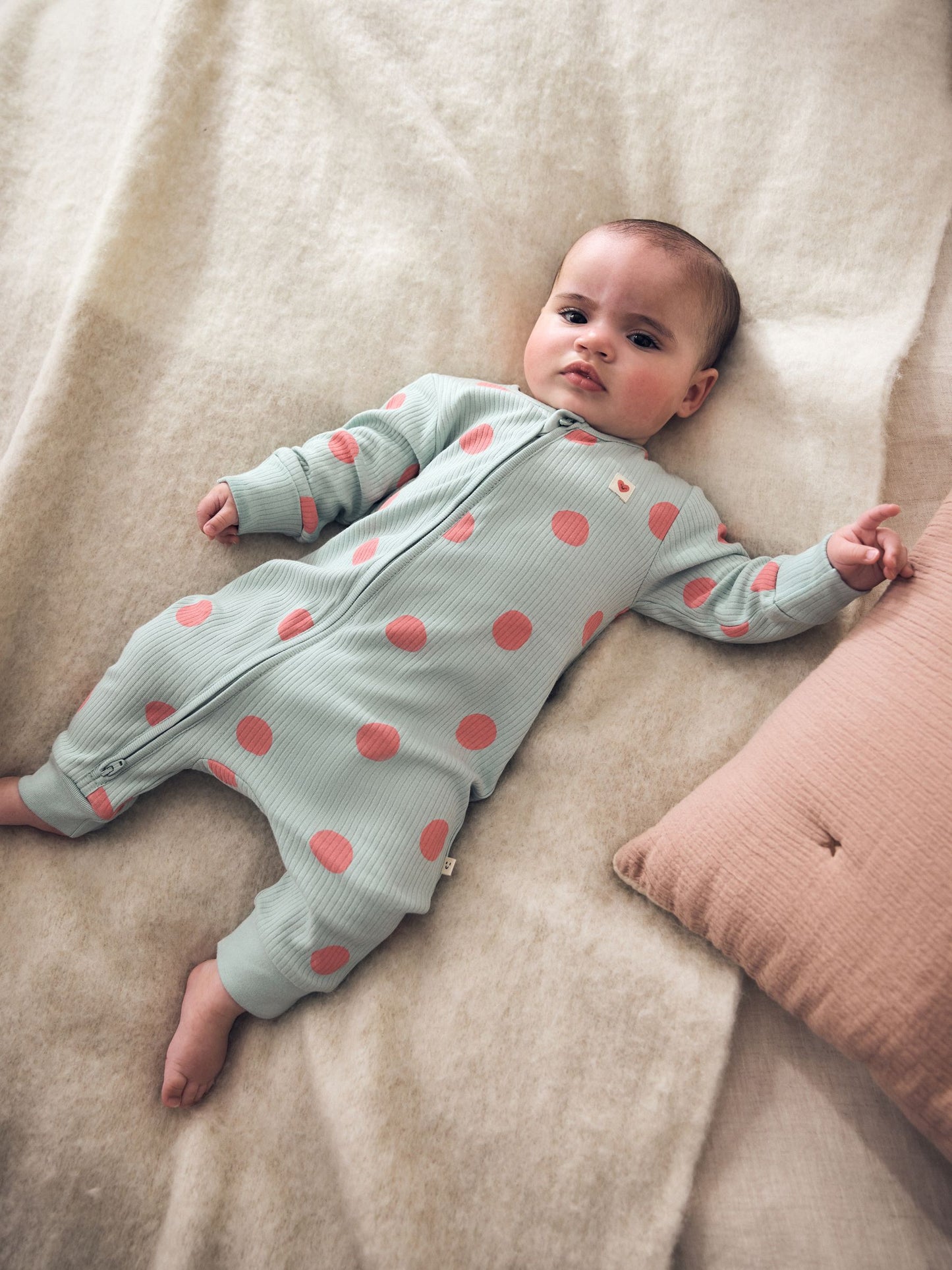 Bright Spot Baby Sleepsuits 4 Pack (0mths-3yrs) image 2