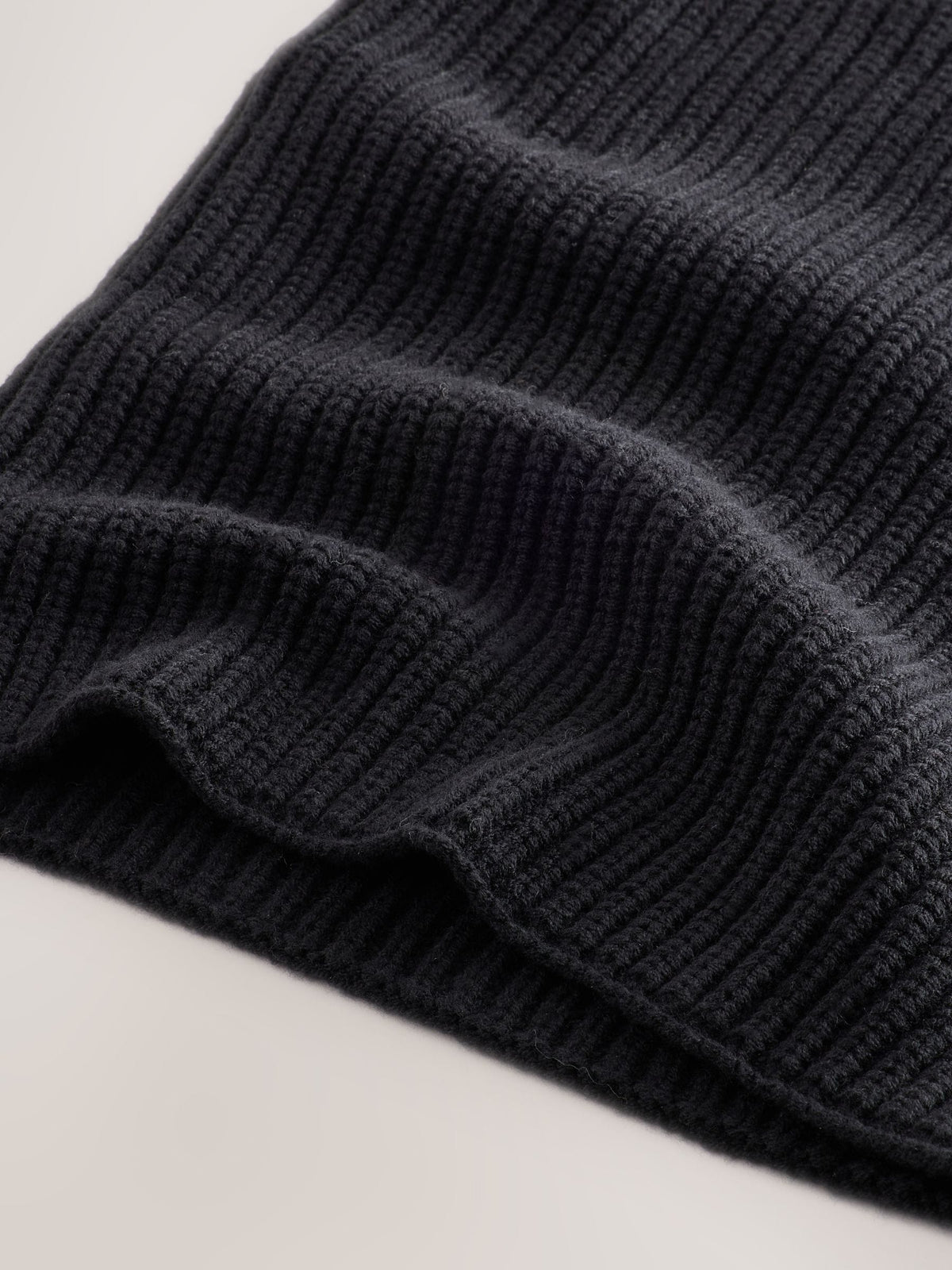 Dsiney Kidz - Black Ribbed Knitted Snood (1-16yrs) image 3