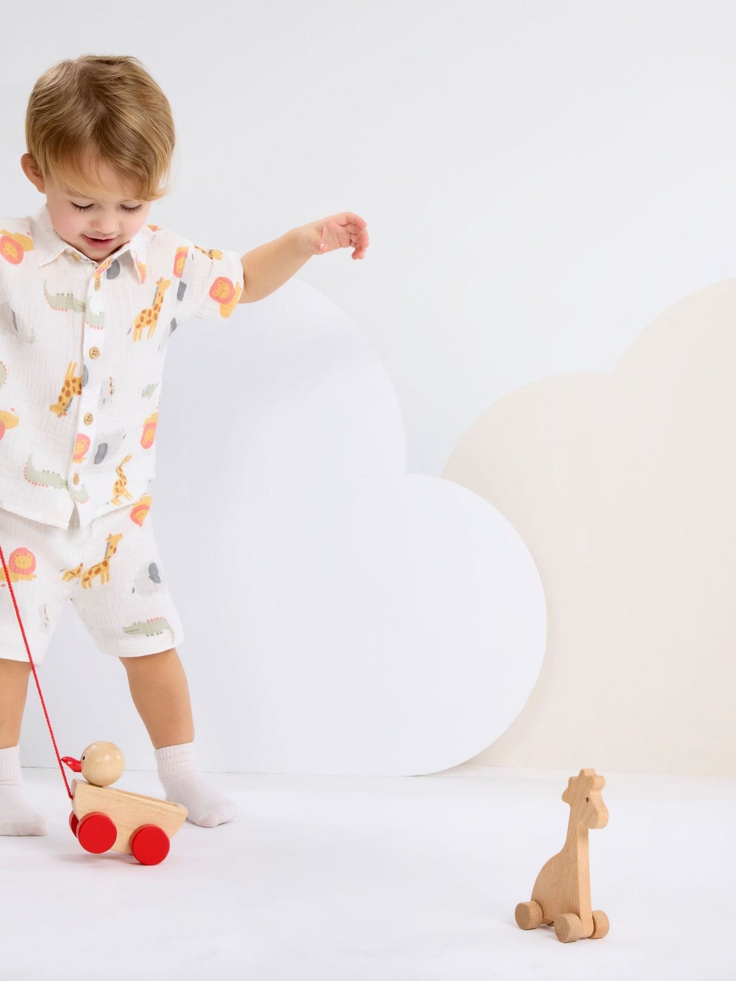 Huggies White Shirt, Shorts & Hats 3 Piece Set image 3
